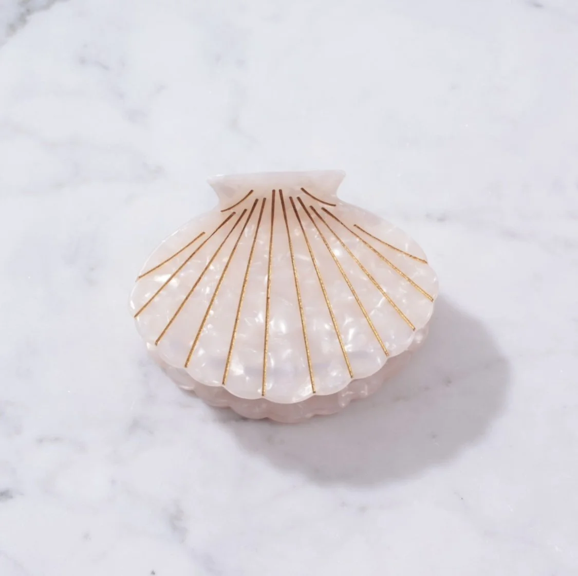 Large Scallop Shell Pearl.jpg