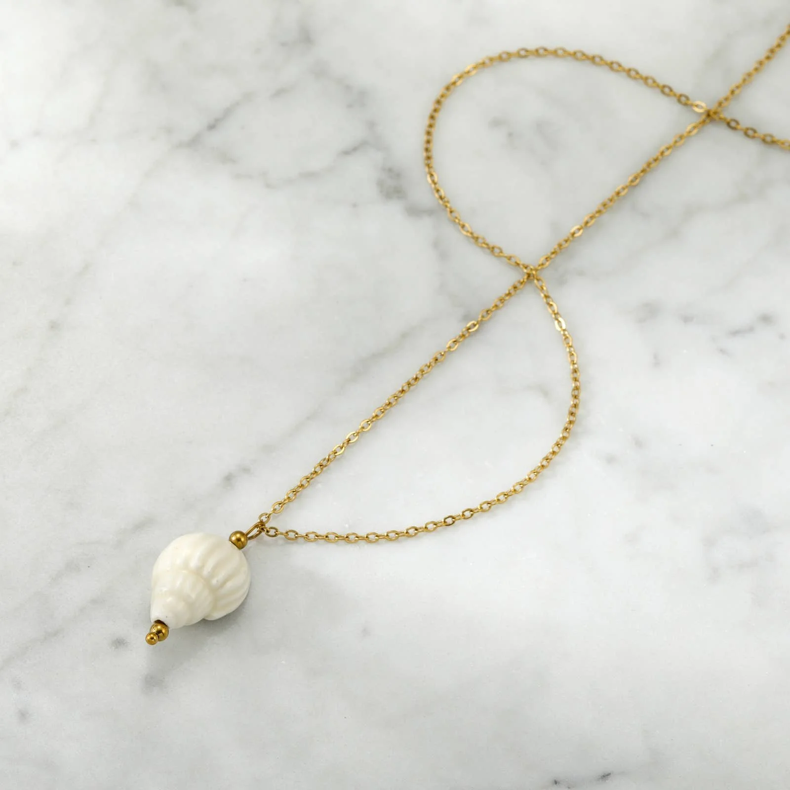 ceramic-conch-shell-necklace-3.jpg