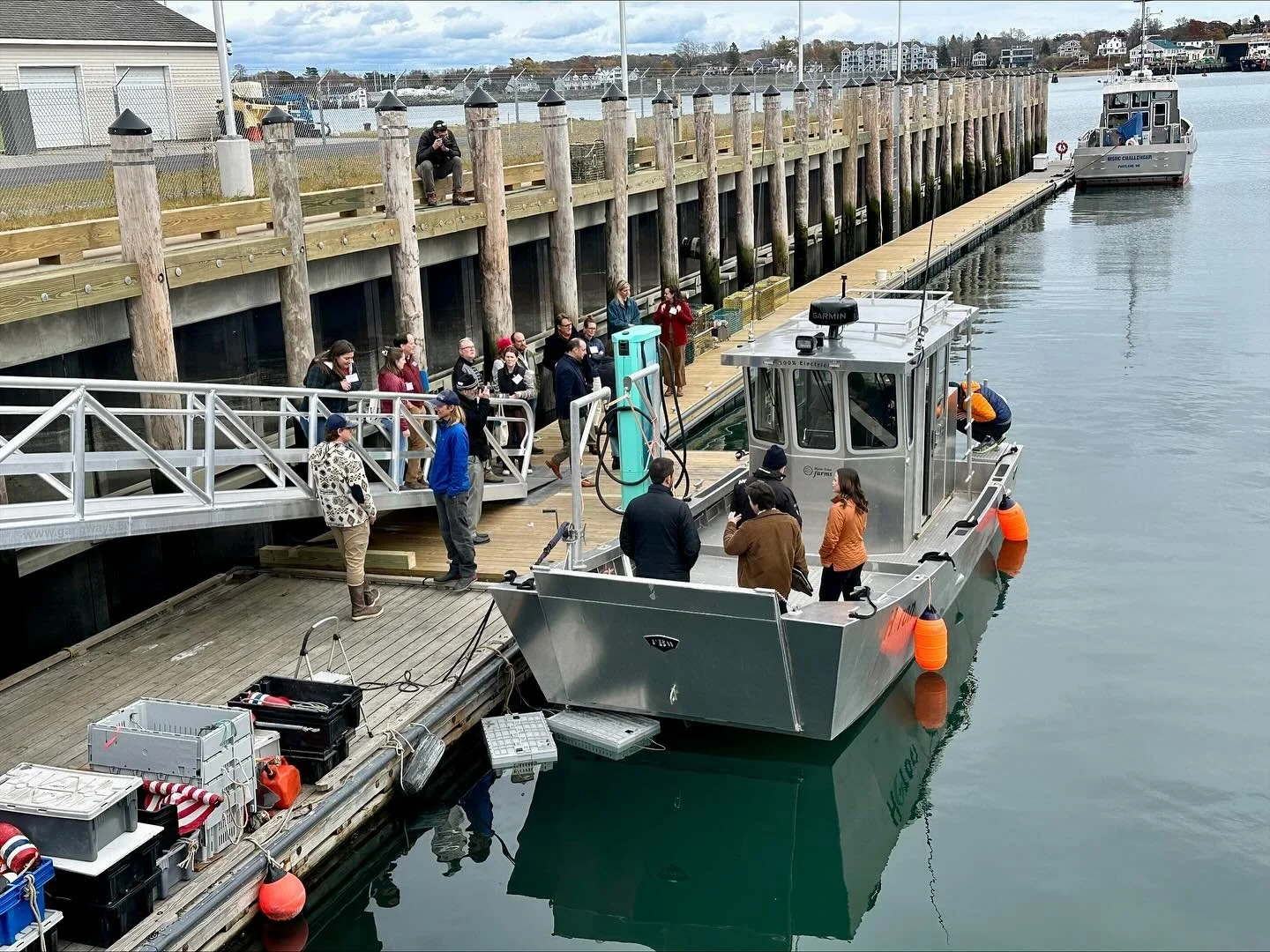 Exciting things are happening on Maine&rsquo;s working waterfront⚡️🛥️

Last week, MCE&rsquo;s Emily Lane joined partners and innovators at the @gulfofmaineresearchinstitute newly rebuilt Wright&rsquo;s Wharf for the Marine Electrification Launch, ce