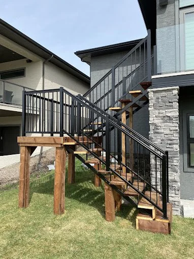 Black-matte-Custom-Aluminum-railings-glass.jpeg