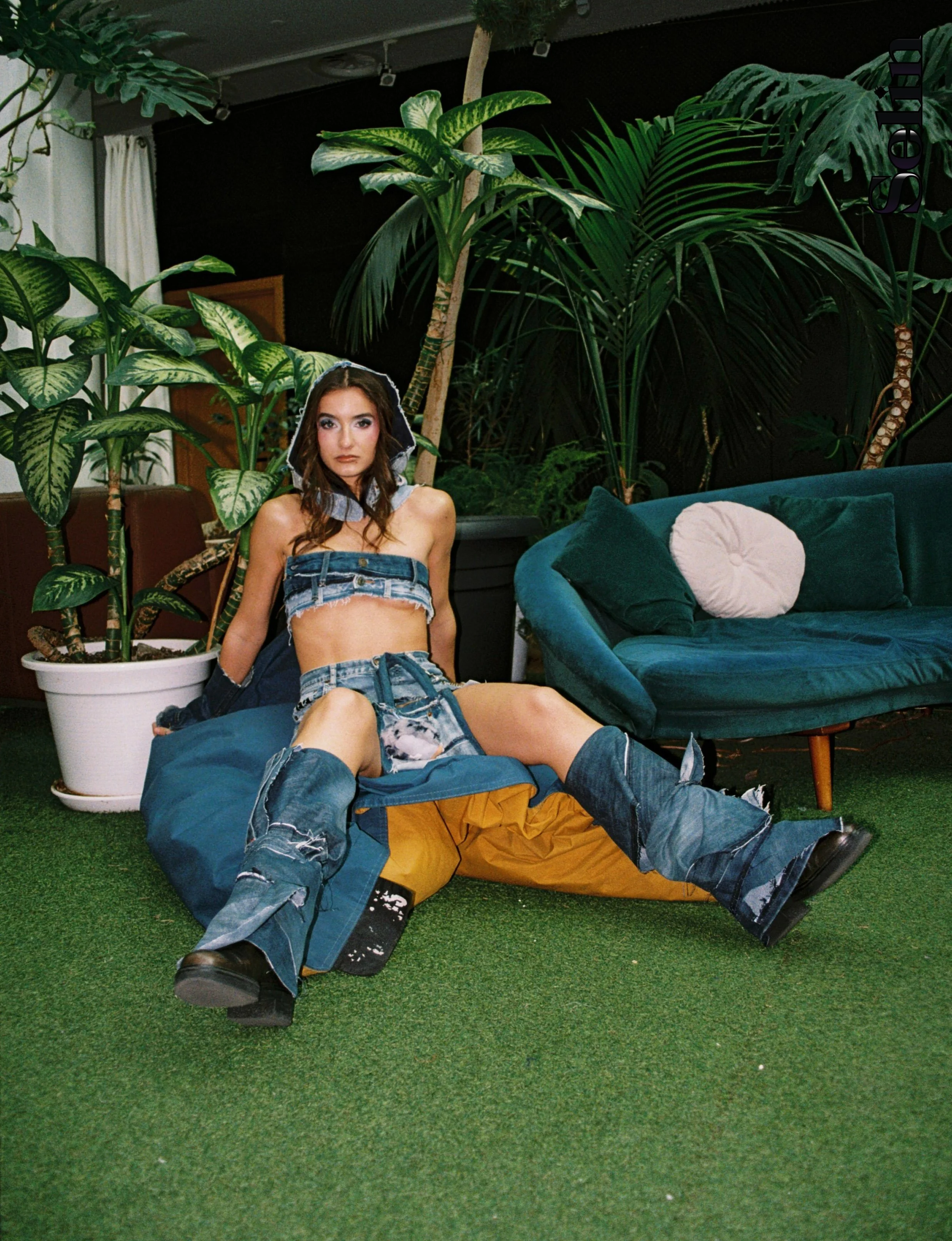 Editorial Publicado na revista Selin feito com a modelo Alina Oleksyn representada pela Face Models e com roupa por R3Worked fotografado no Destination Hostel Lisboa em Kodak Gold