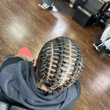 ee3291bc14d64446a2627f38fb86ea-braidsbyanisadashe-inspiration-c0e784692081416680e85a9a0f7eb7-booksy.jpeg