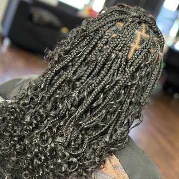 b0c89169ec1c4b8486dffb740cf7ab-braidsbyanisadashe-inspiration-20a102700752457cb6284fd27ef539-booksy.jpeg