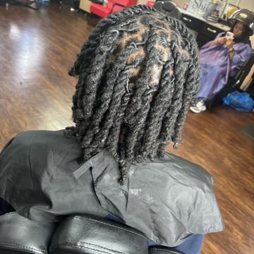 94e8b3d1e7e44fc38dbb79acc1ed5d-braidsbyanisadashe-inspiration-5f28b9a9020c4723a870d458d0b787-booksy.jpeg