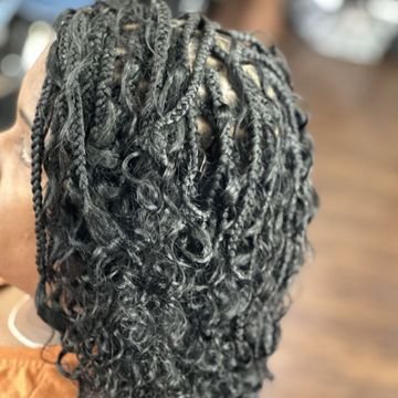 785faf52b83c494097c6bc836fea95-braidsbyanisadashe-inspiration-4ecef4d8ce3c4795b4fa9e4cdc5d93-booksy.jpeg