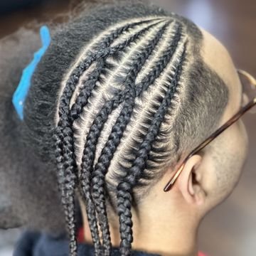 366d559706054740b4e80cdcf6f00d-braidsbyanisadashe-inspiration-2113e696c0bc42339e18be02a2b930-booksy.jpeg