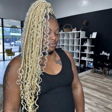 eb8703e0324a48e6918fb5e8eb241d-braidsbyanisadashe-inspiration-8f5a8d2dd51a4a888ba12fb7f4a96f-booksy.jpeg