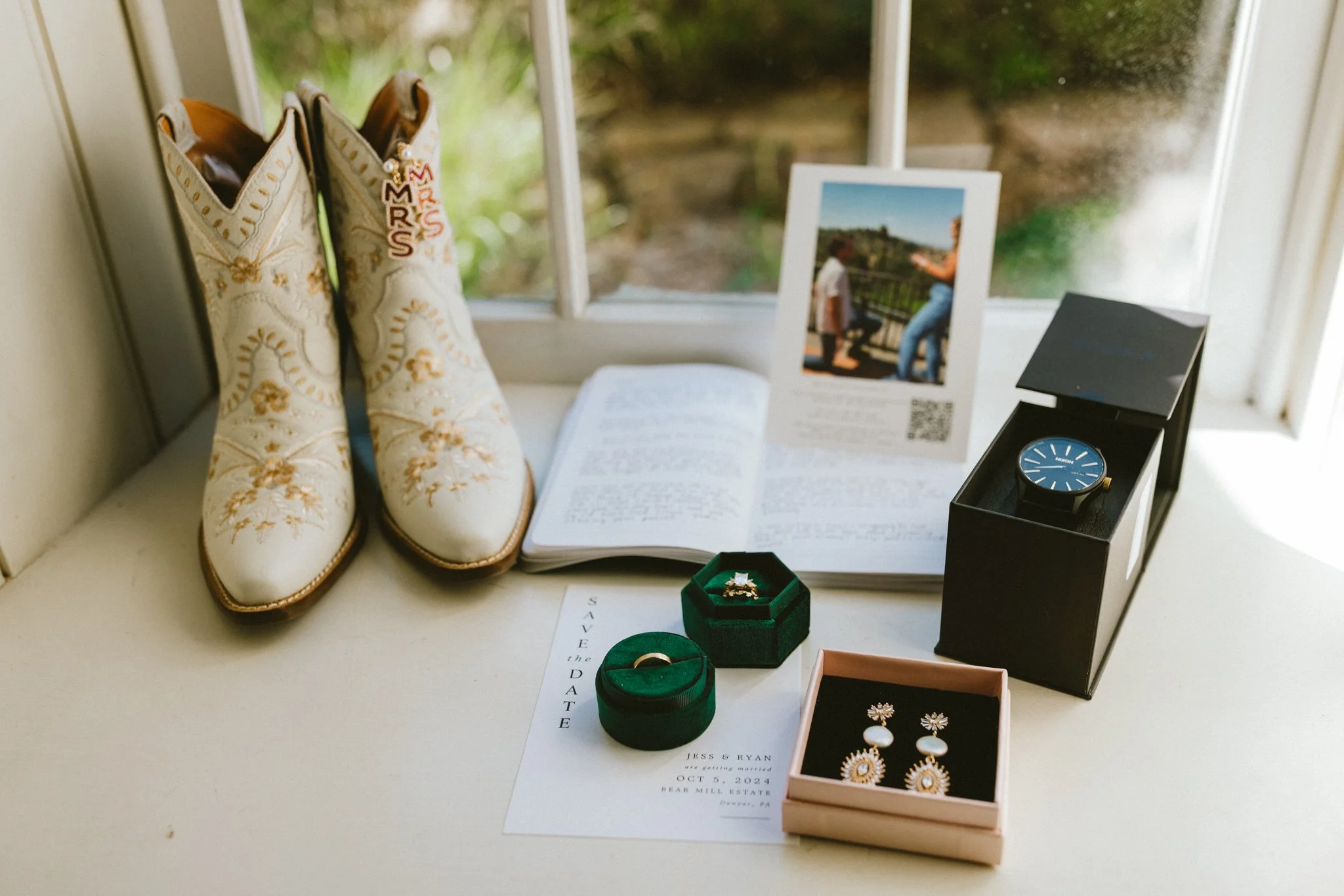 Maryland wedding photographer, love story by Aira photography. 