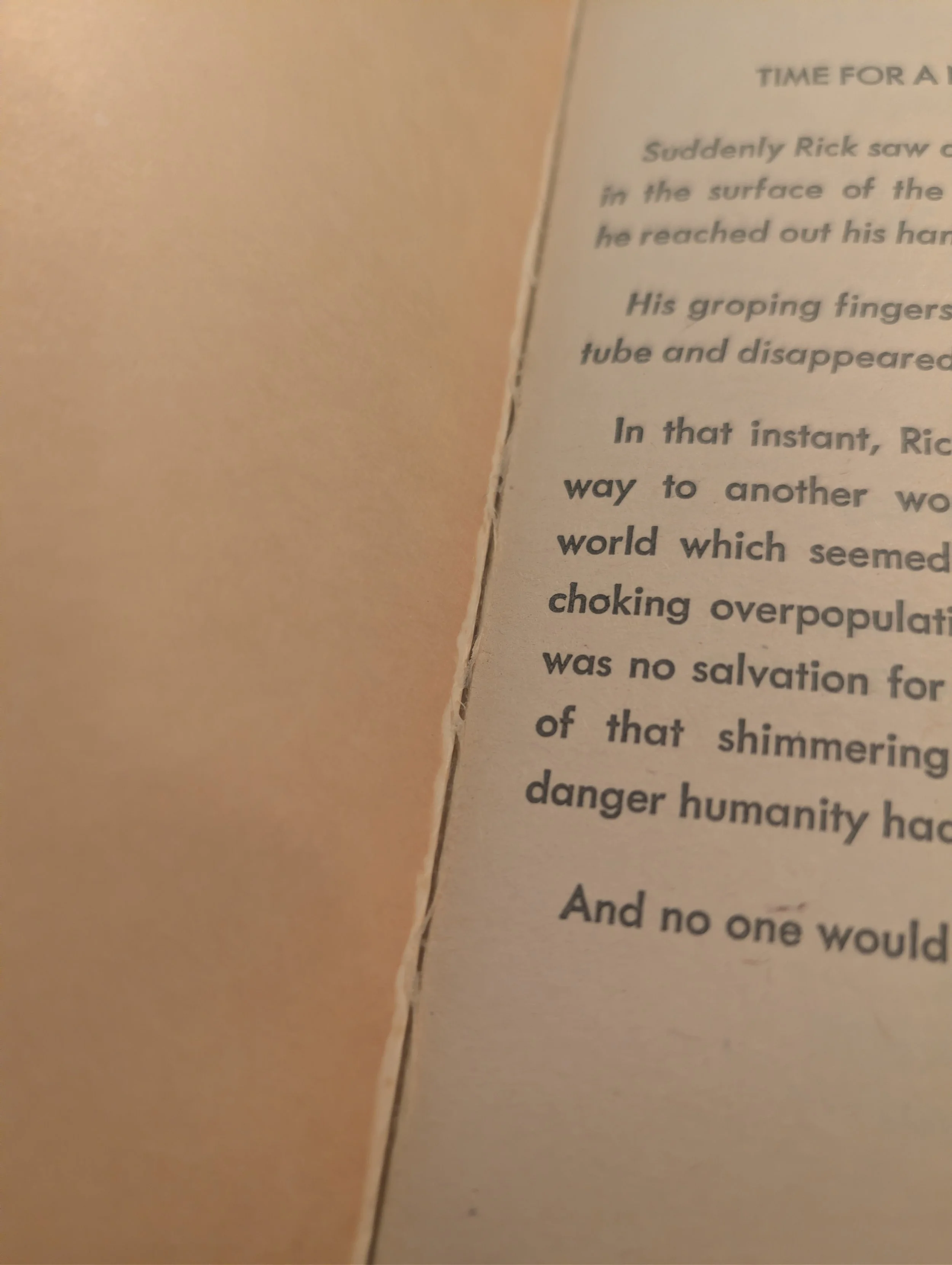 the crack in space - philip k. dick - first edition - binding.jpg