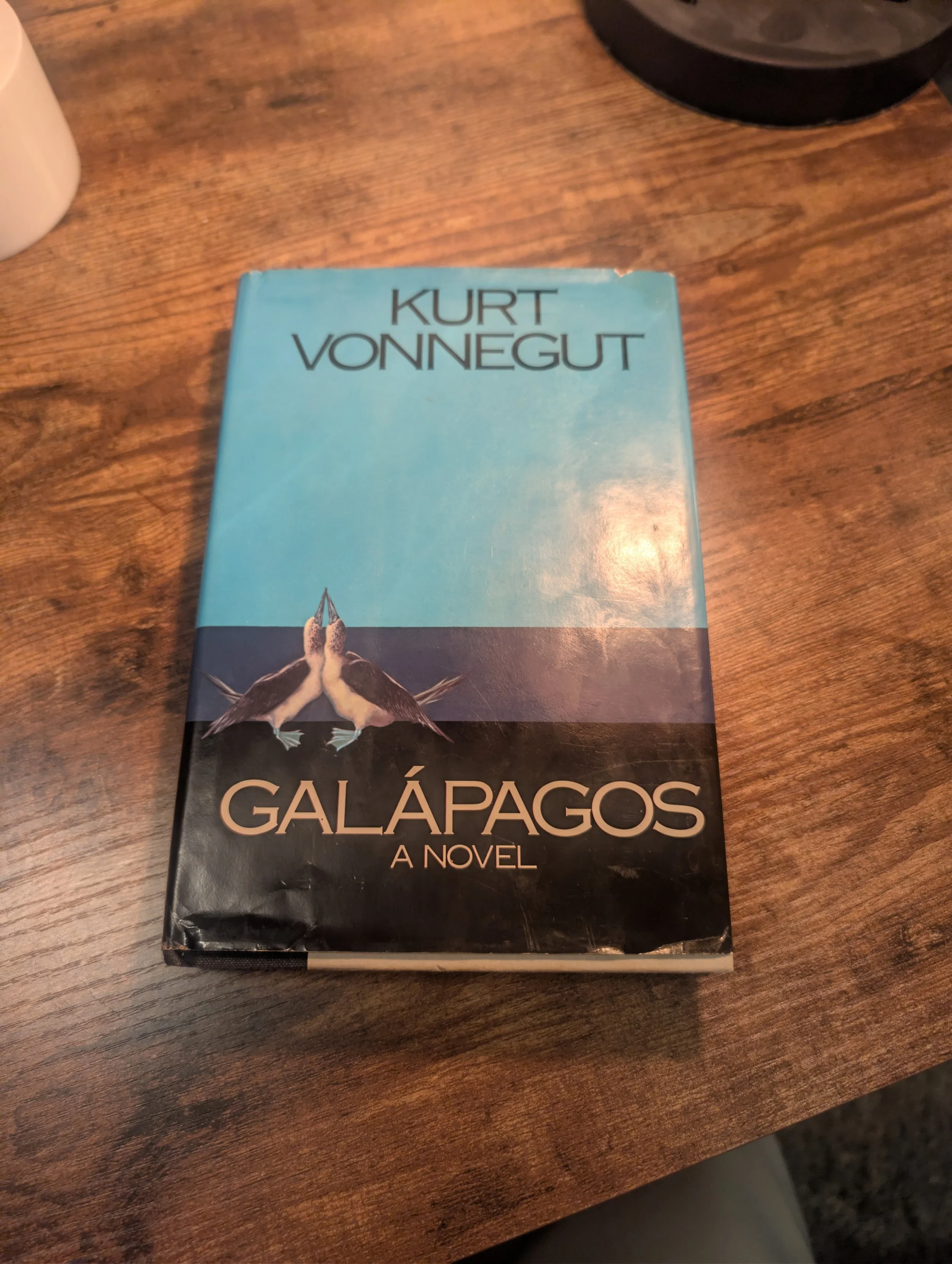 Galápagos - kurt vonnegut - first edition - dj cover.jpg