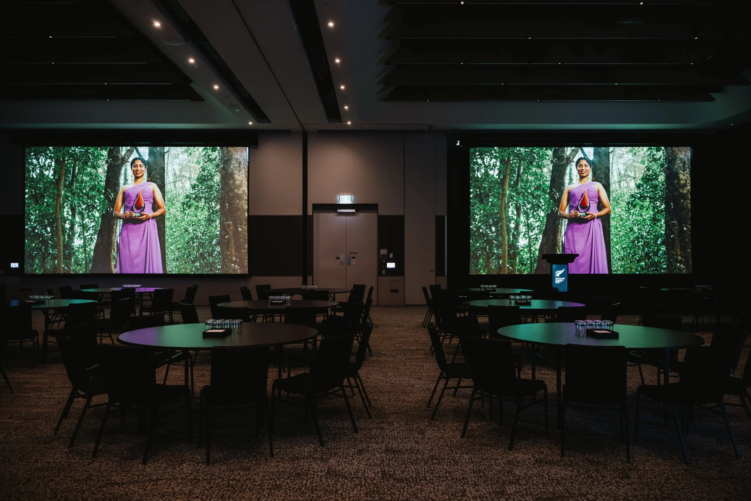854330-meeting-rooms-515-516-15.jpg
