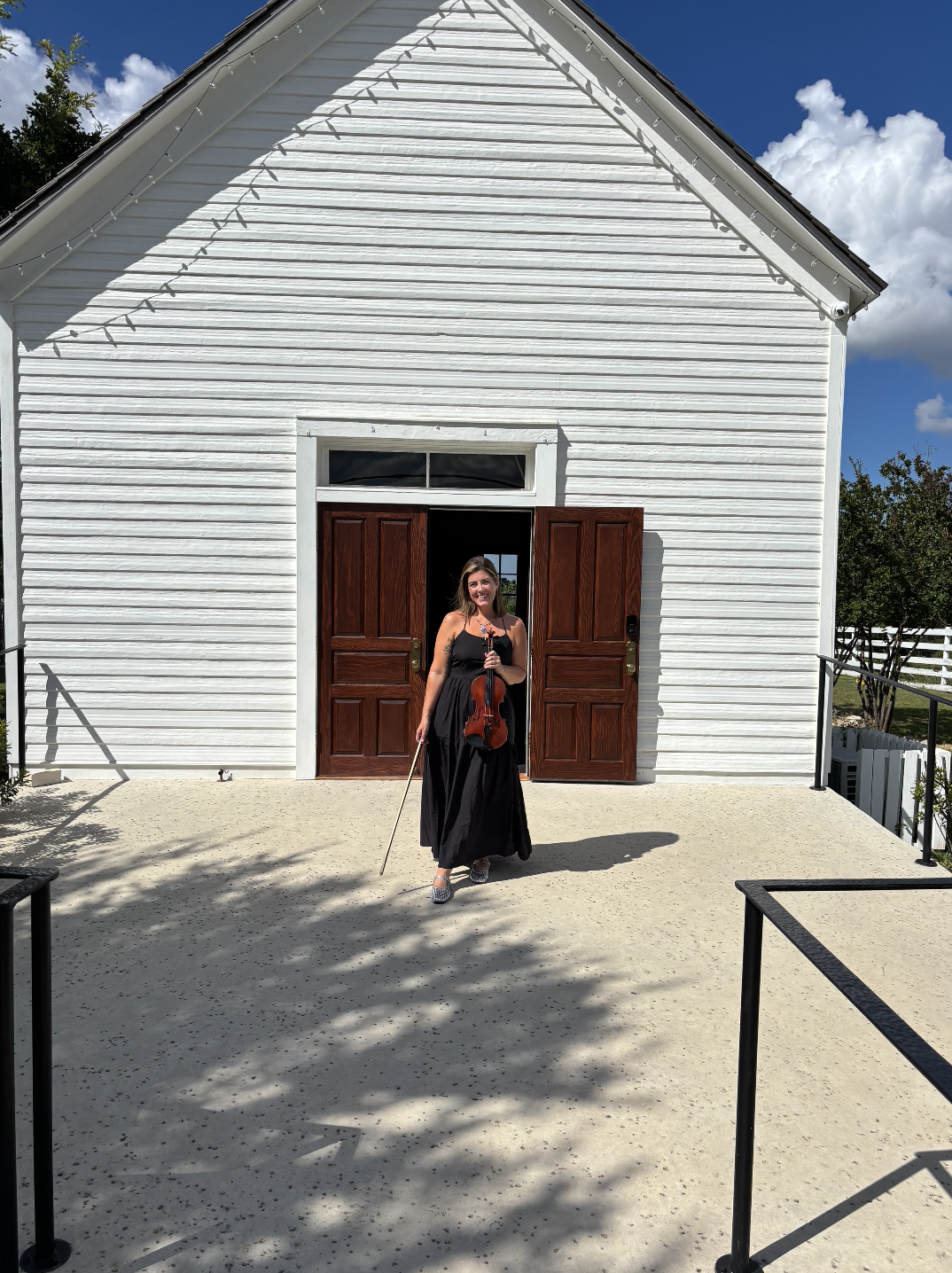 Texas wedding violinist Natalie Burns available for Fredericksburg, Hill Country, desert, and destination weddings. 