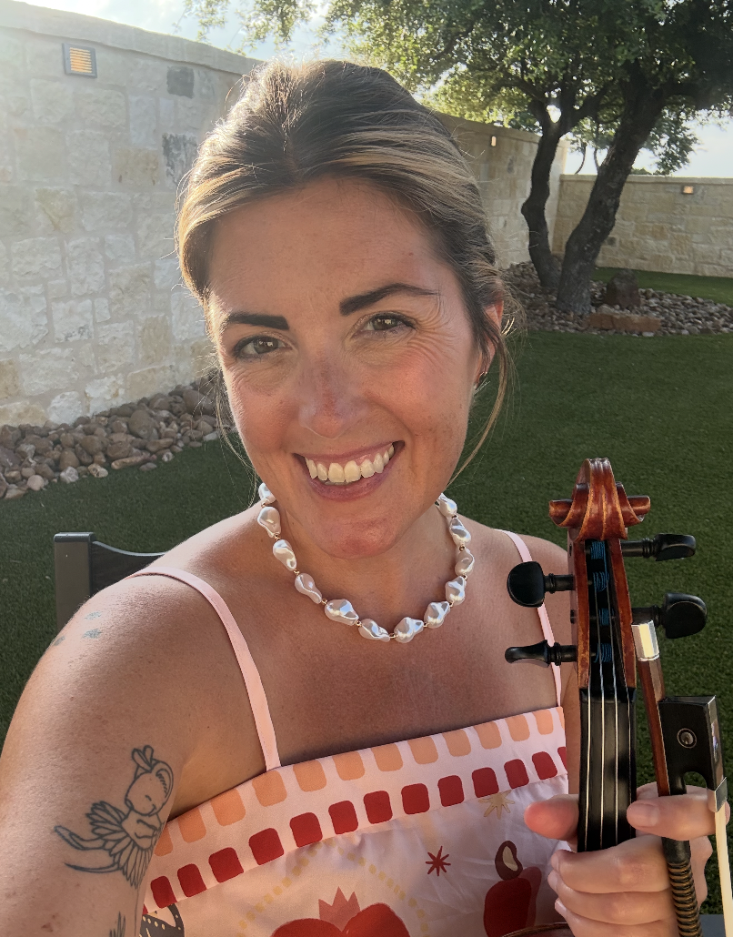 Texas wedding violinist Natalie Burns performing romantic live violin music for weddings and celebrations throughout Texas.