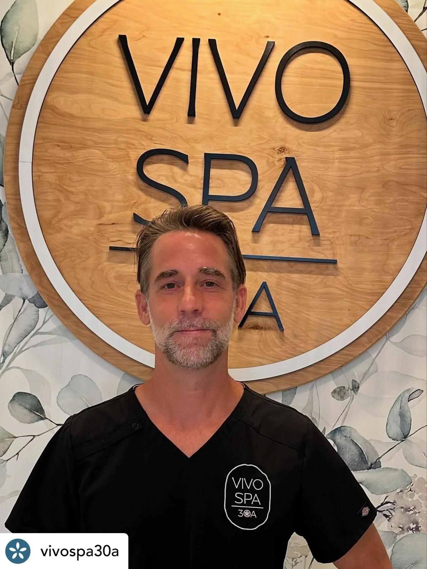 Posted @withregram &bull; @vivospa30a A big welcome to Walker &mdash; the newest member of our Vivo Spa family! 🌿
Walker brings a caring touch and a heart full of compassion to every session. With skills in Swedish, deep tissue, and trigger point th