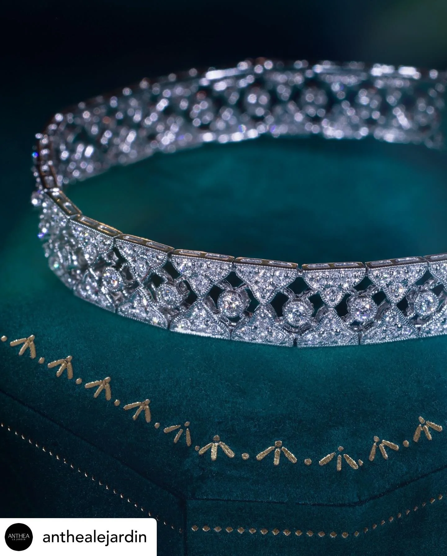 Get @reshare_app &bull; @anthealejardin Early Black Friday Sale Kicks off Tomorrow 5pm and this time it includes liquidation of some truly spectacular pieces including this lovely Vintage Bracelet. Stay tuned in within the next 24 hours for a sneak p