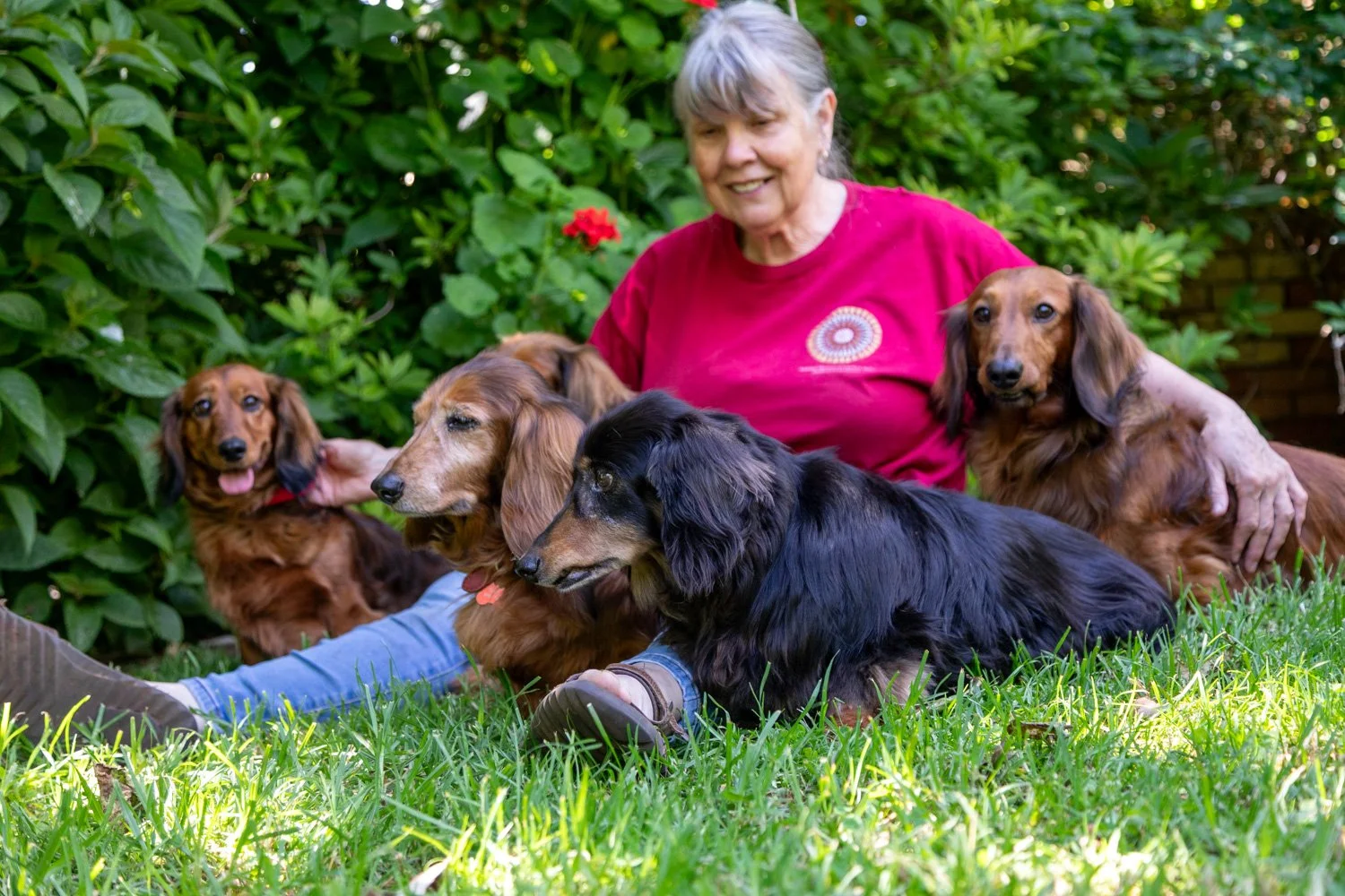 Elizabeth with Tess, Naula, Jacob & ? 5.jpg