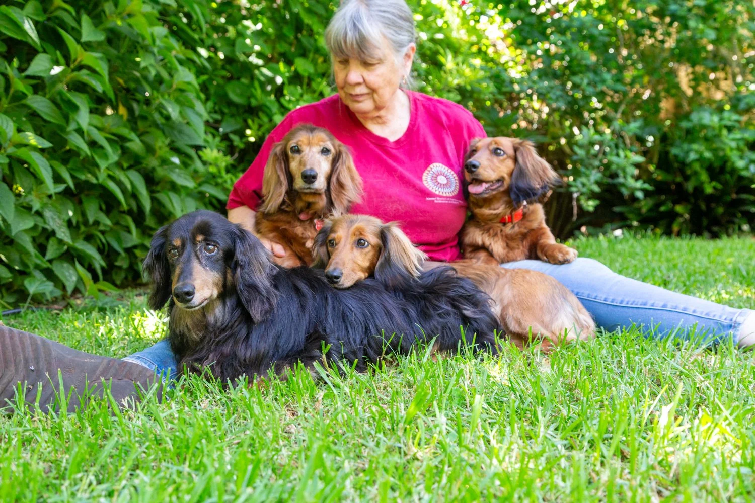 Elizabeth with Tess, Naula, Jacob & ? 2.jpg