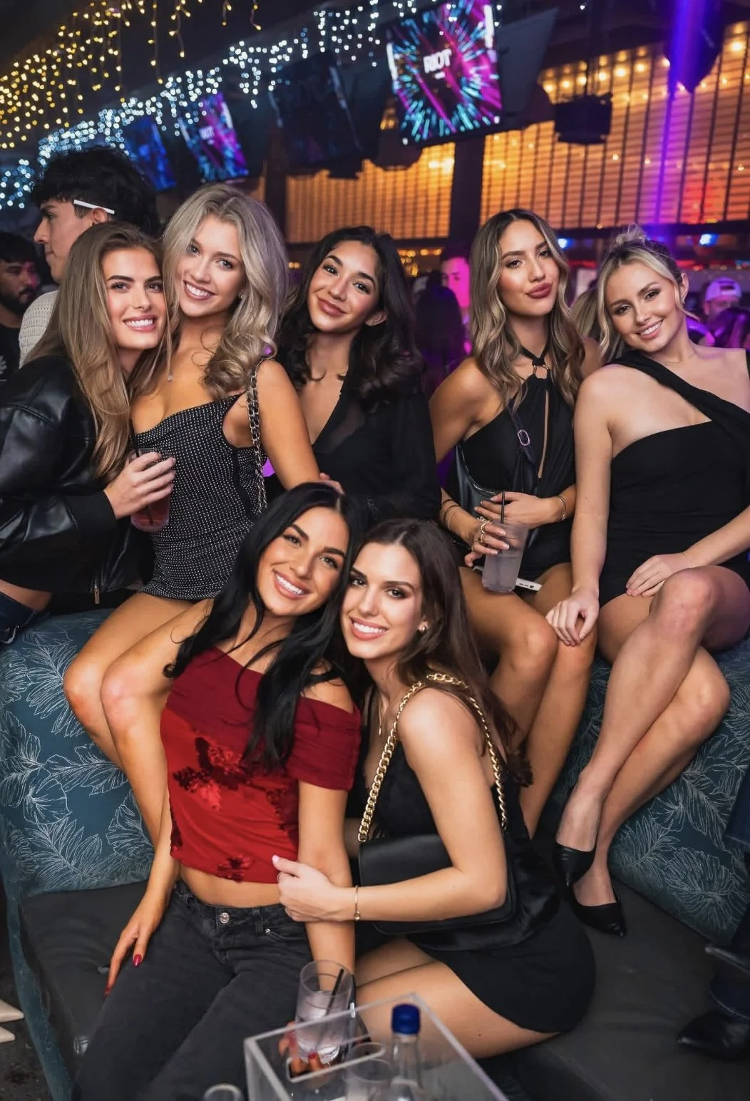 girlies at riot dance floor tbl.jpg