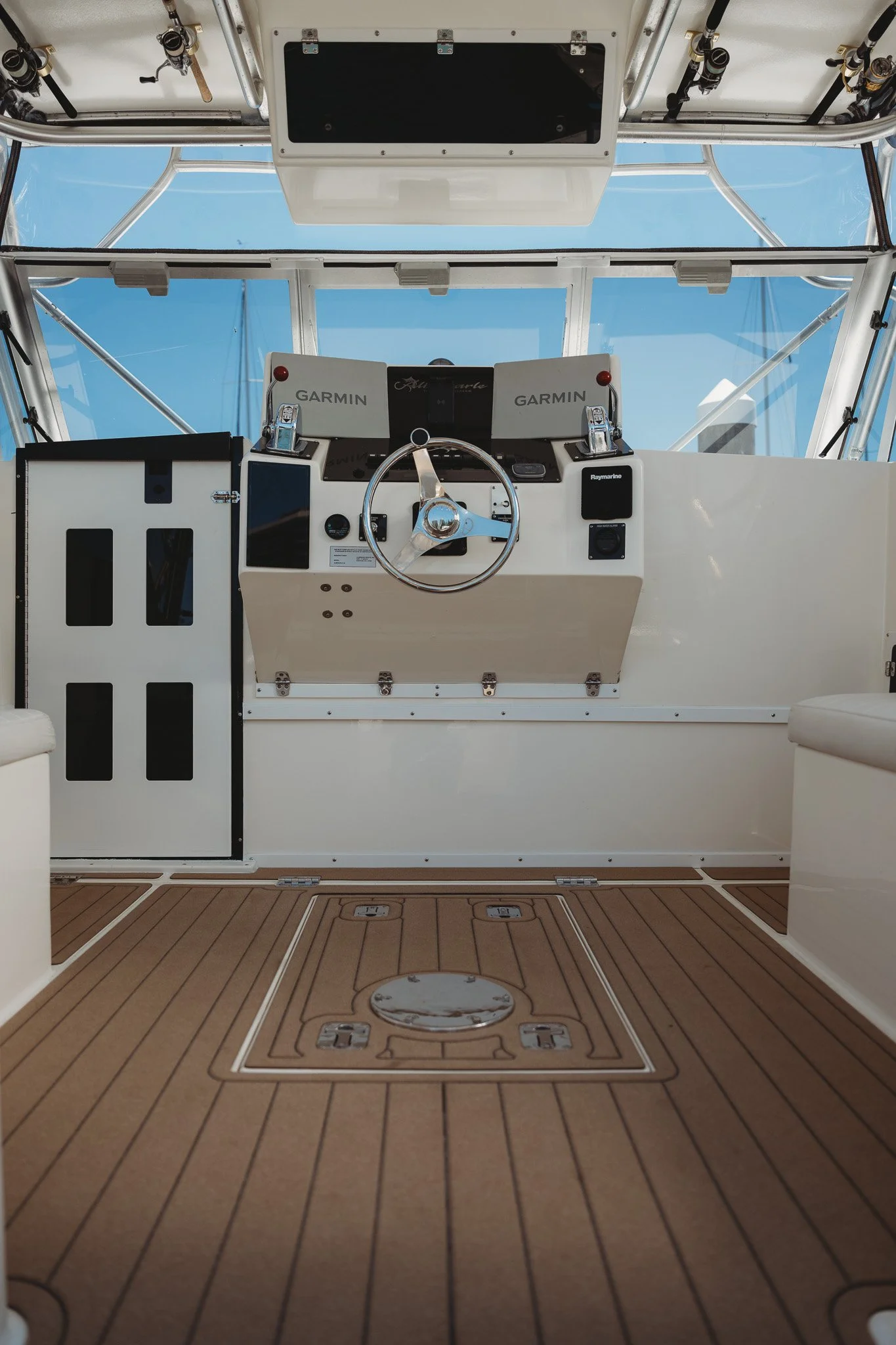 CUSTOM MARINE DECKING