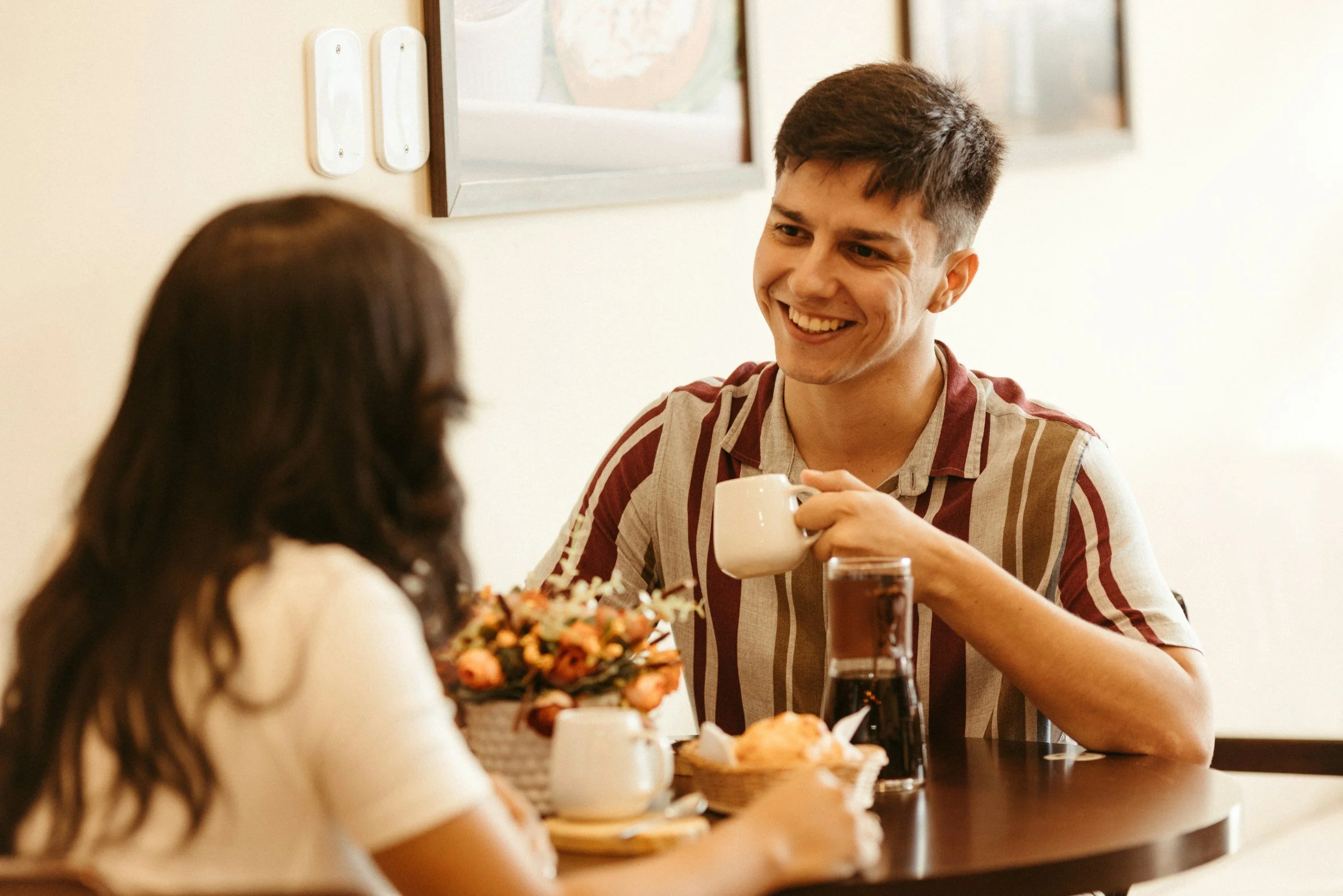 Buscando Terapia en Español: Por Qué Importa Hablar en Tu Propio Idioma