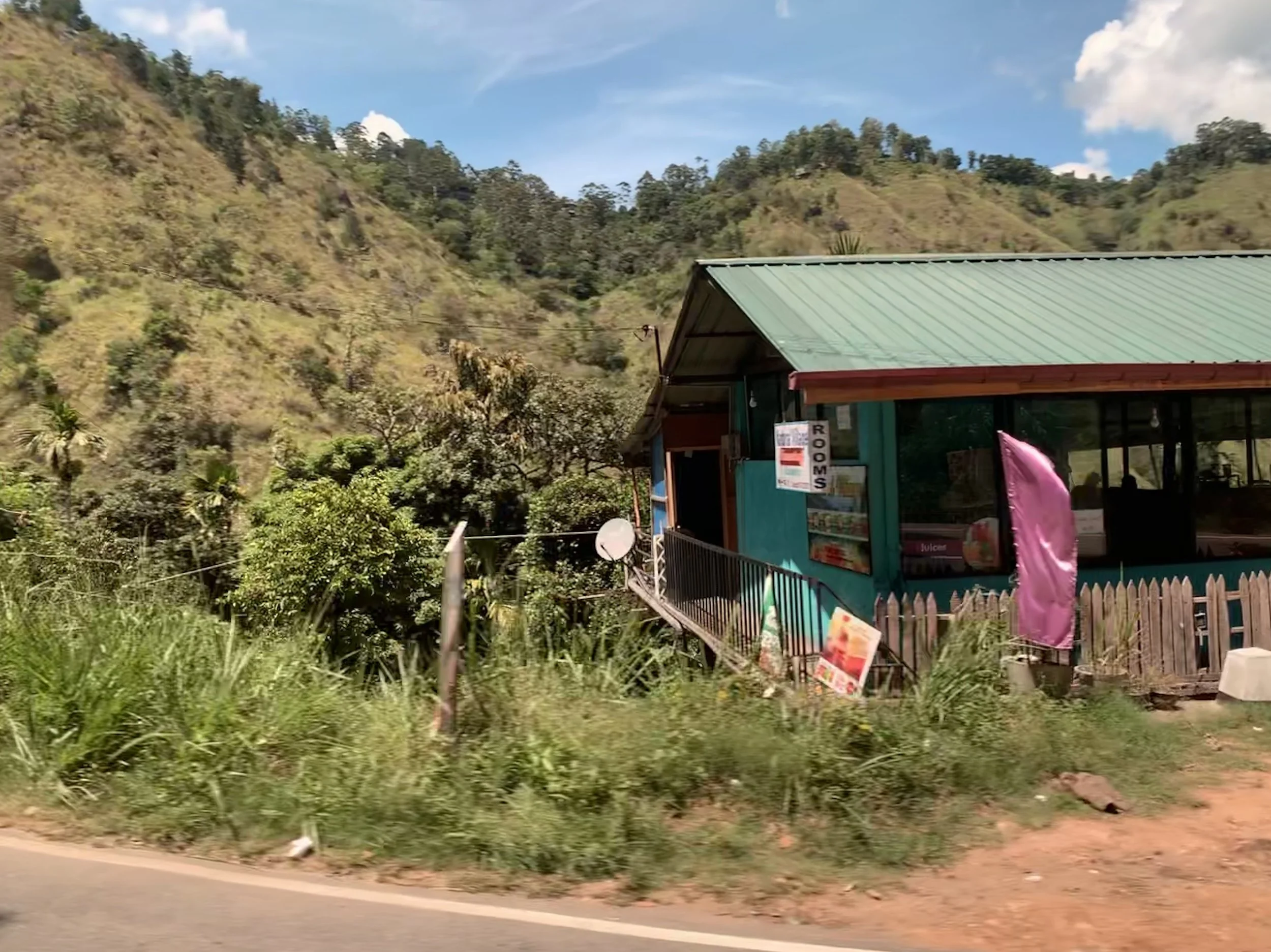 Navigating Paradise in Chaos: My Experience During the Sri Lankan 2019 Easter Tragedy
