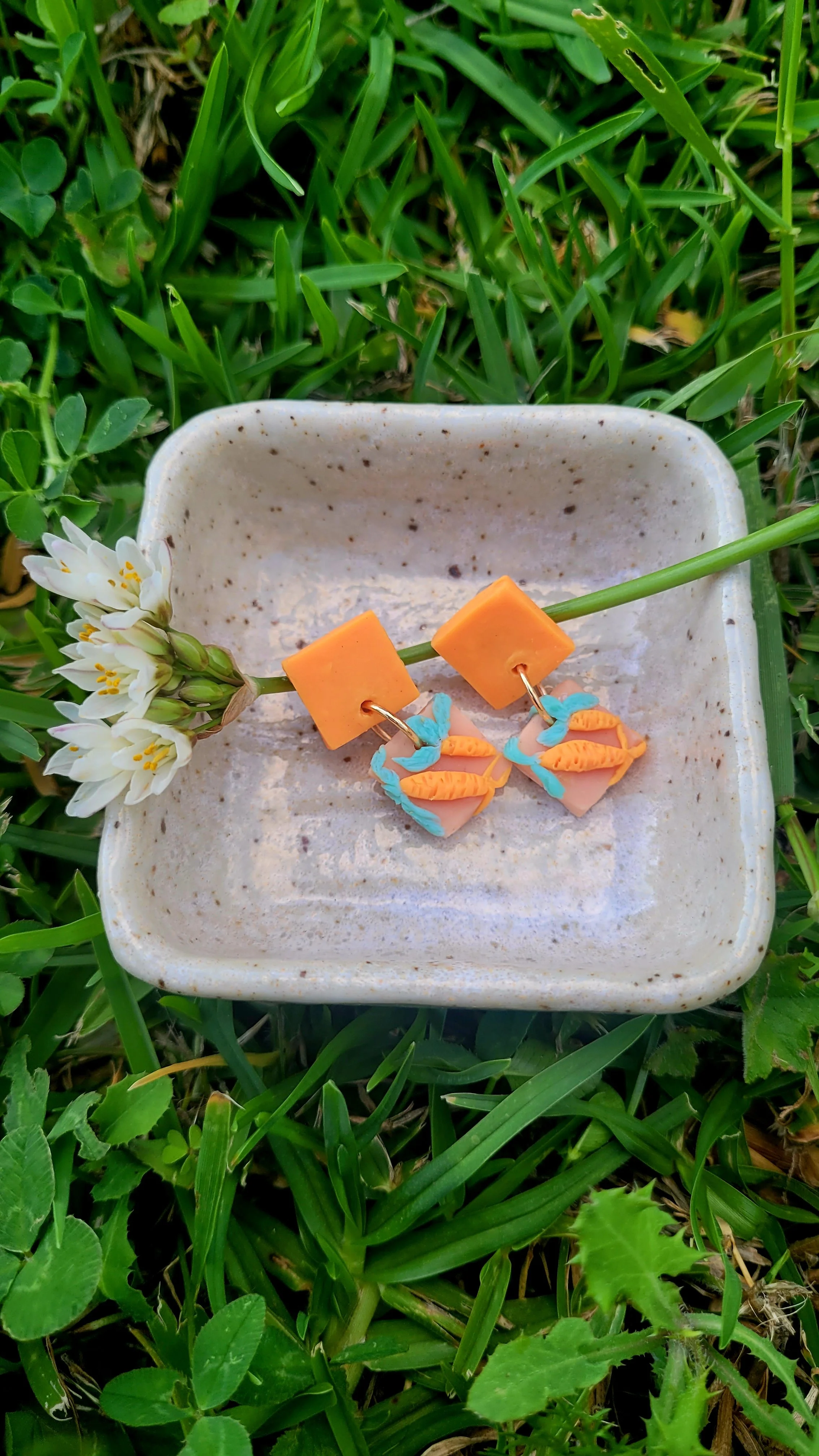 Color Pop Carrot Stud Earrings
