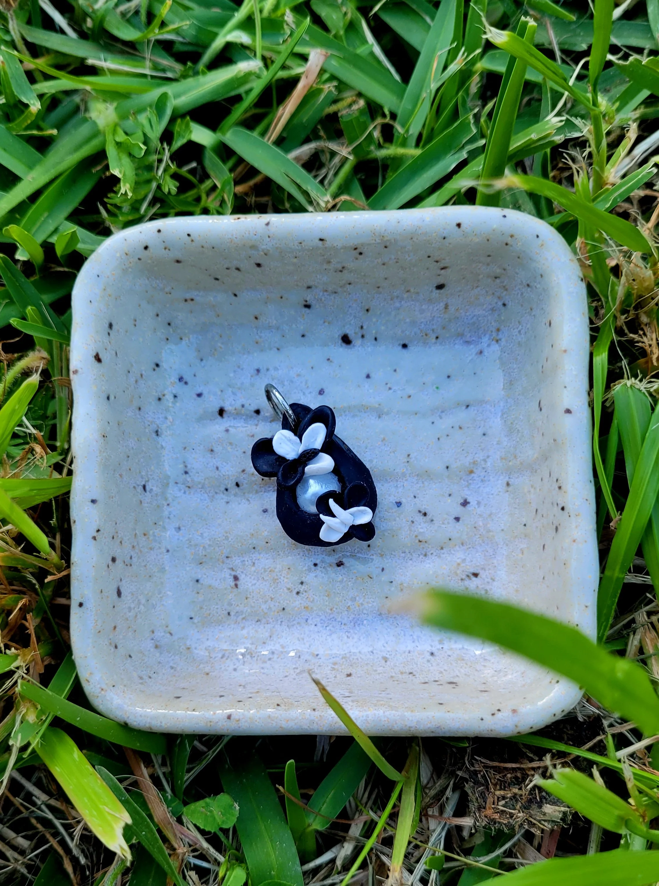 Black and White Floral Pearl Pendant