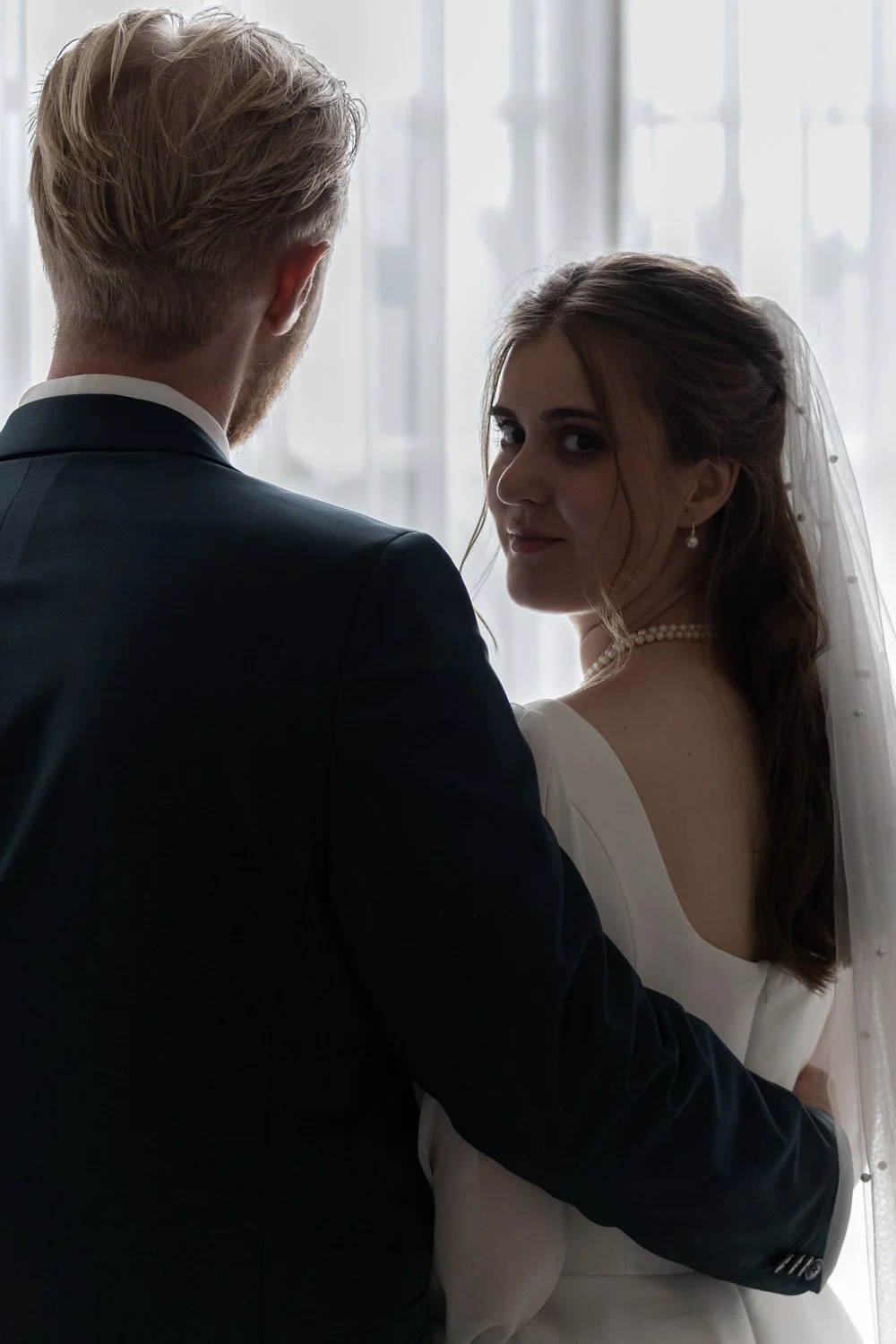 Fábio&amp;Jules-bridal-portrait-loose-editorial-style