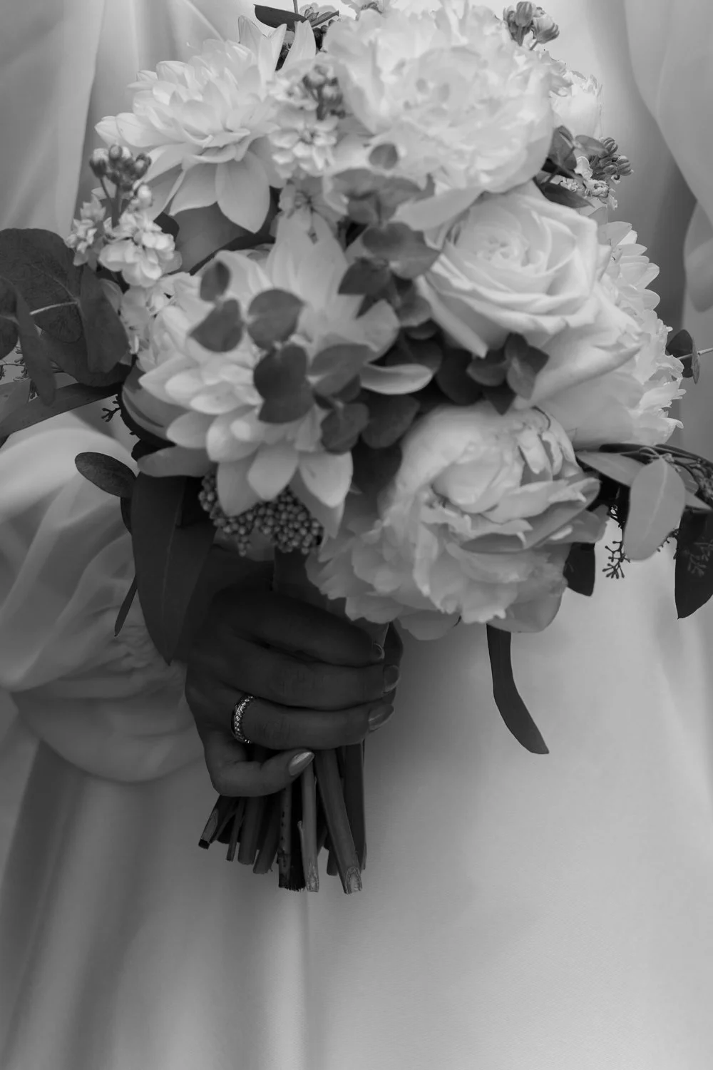 Fábio&Jules-elegant-bridal-bouquet-civil-wedding