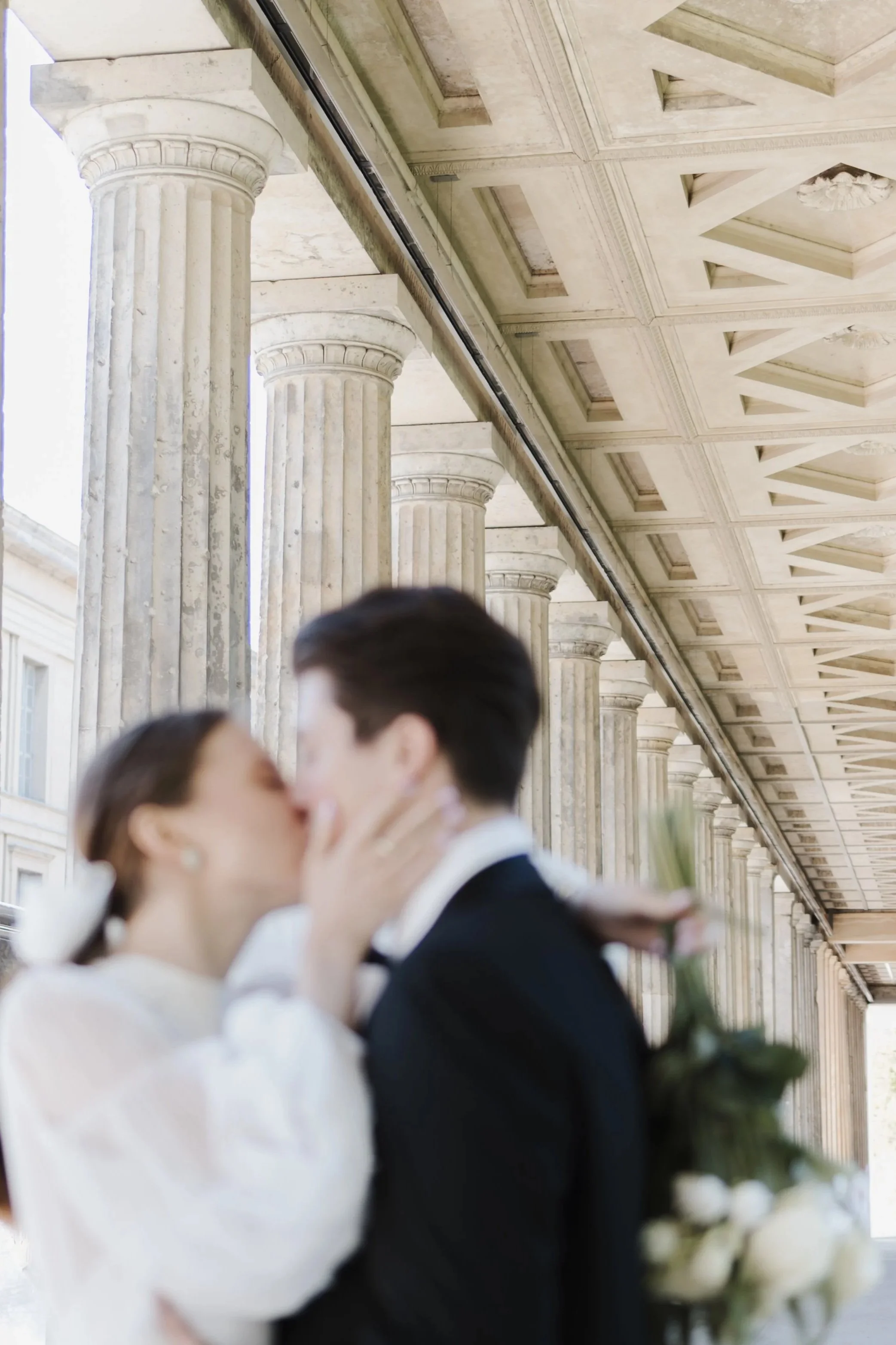 Fábio&amp;Jules-candid-moment-loose-editorial-wedding-photo