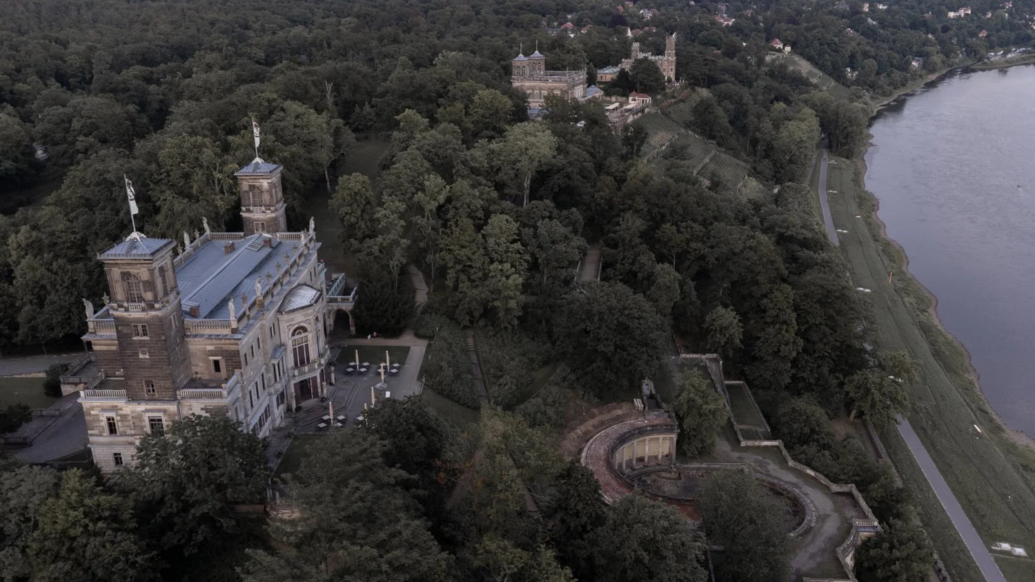Fábio&amp;Jules-drone-shot-of-Lingner-castle-Albrechtsberg-and-Eckberg-castle