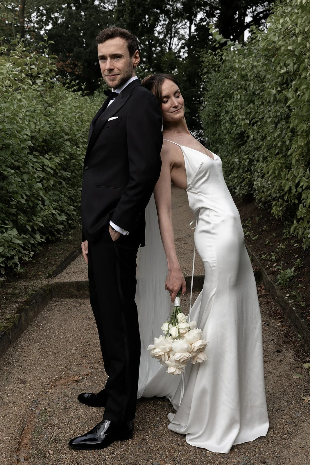 Fábio&amp;Jules-full-body-portrait-bride-and-groom-editorial-style