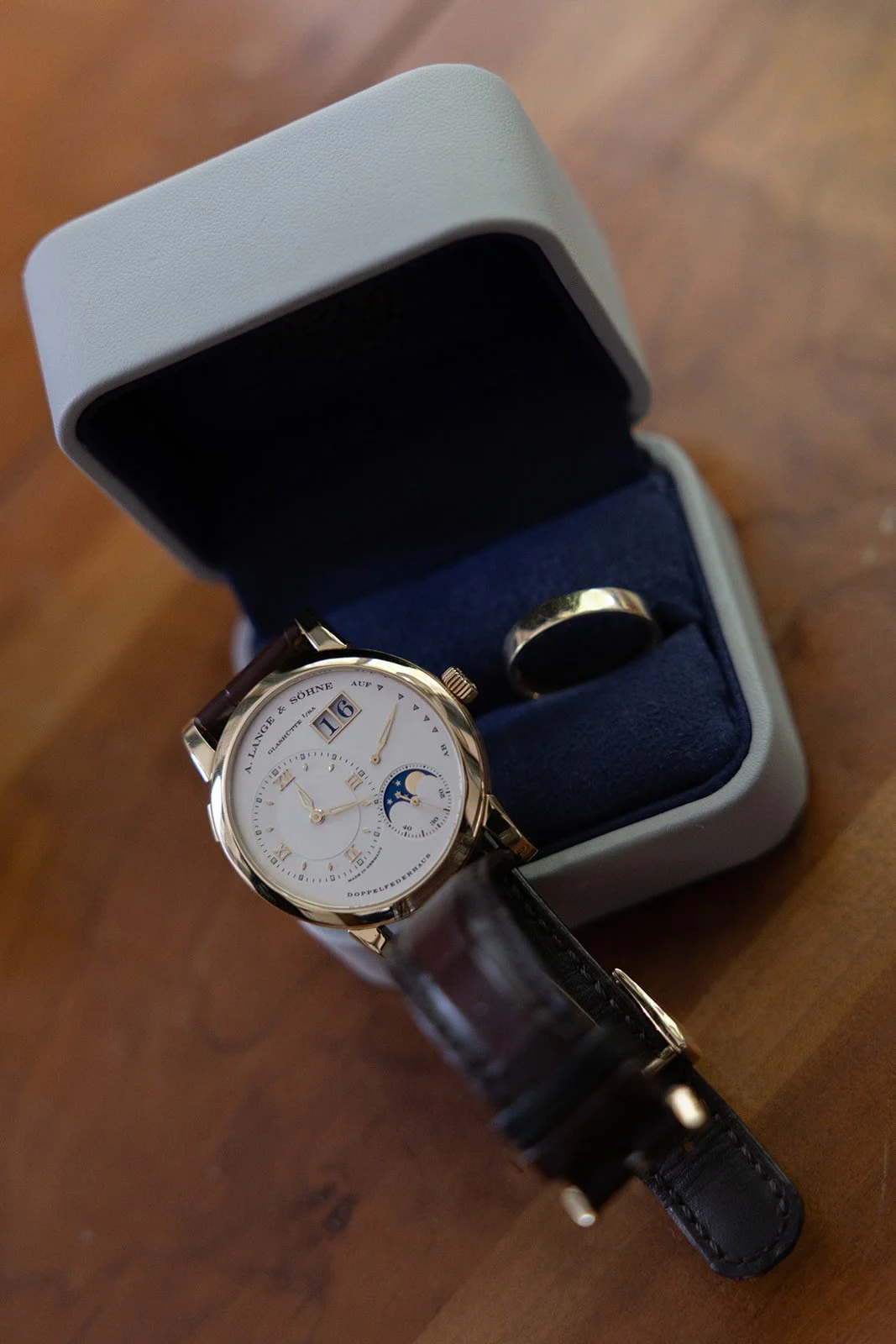 Fábio&Jules-wedding-details-grooms-room