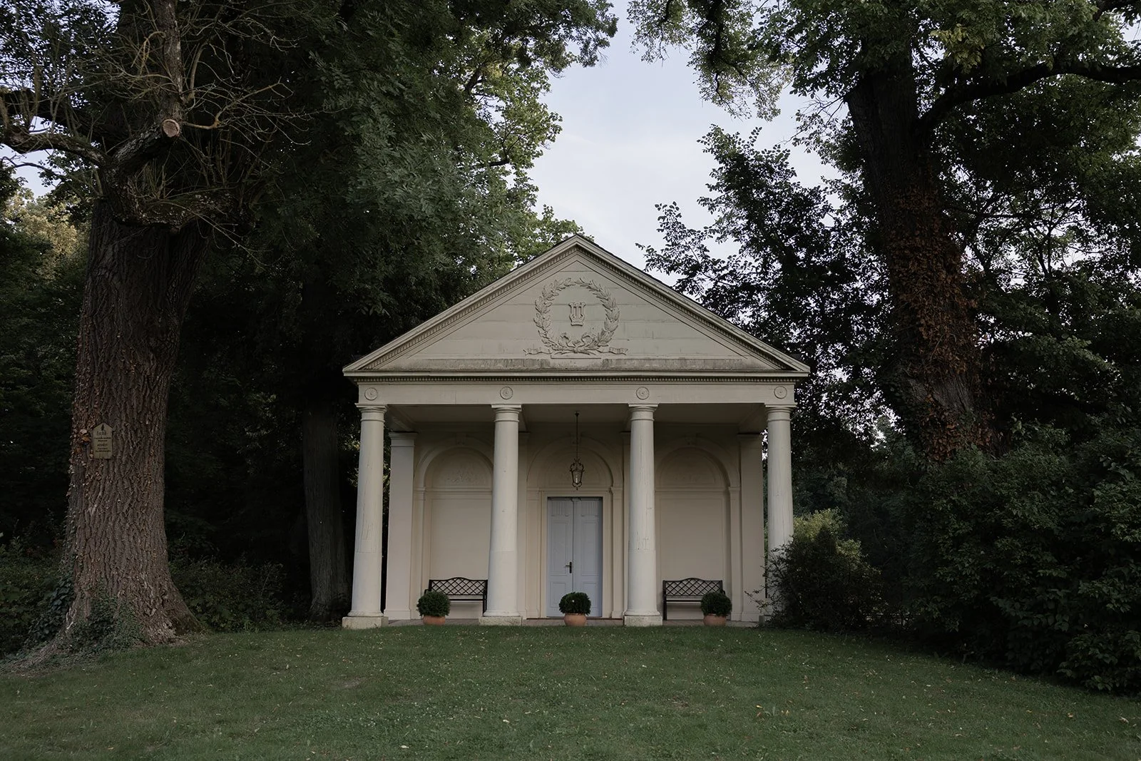 Fábio&Jules-ceremony-chapel-schloss-steinhoefel-berlin