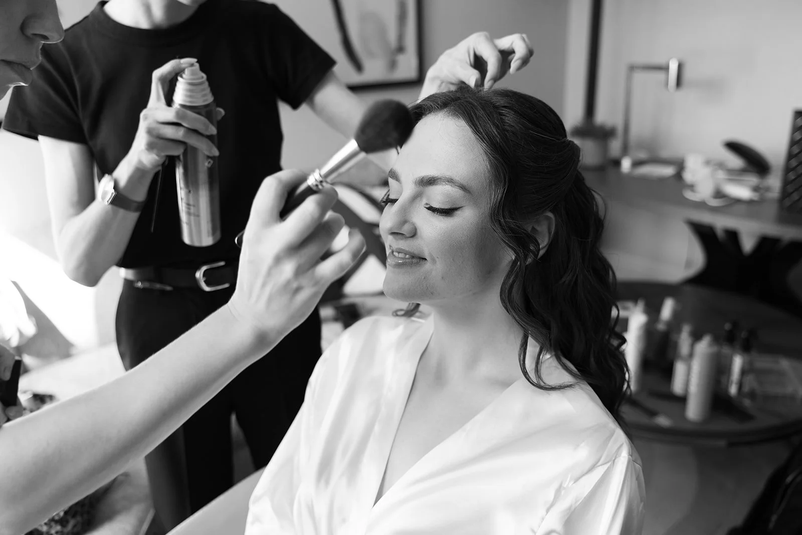 Fábio&amp;Jules-bride-getting-ready-luxury-wedding