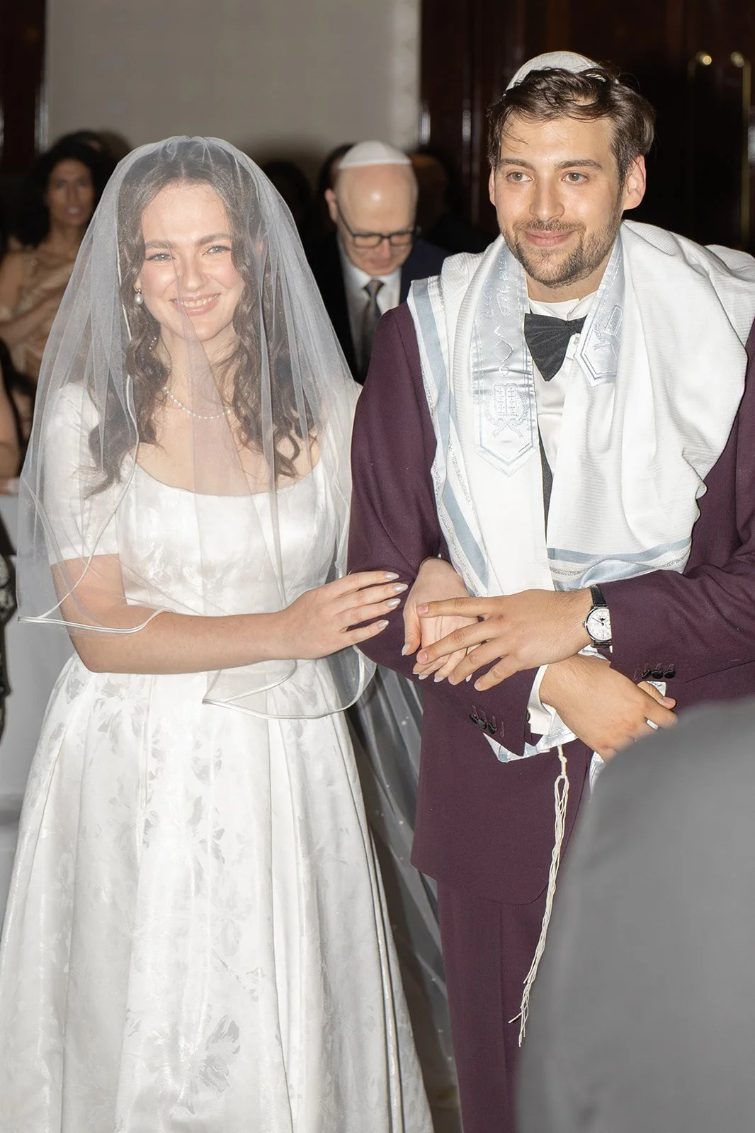 Fábio&amp;Jules-bride-groom-walking-aisle