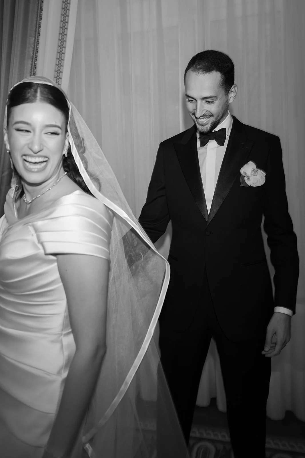 Fábio&amp;Jules-ritz-paris-first-look-wedding-couple