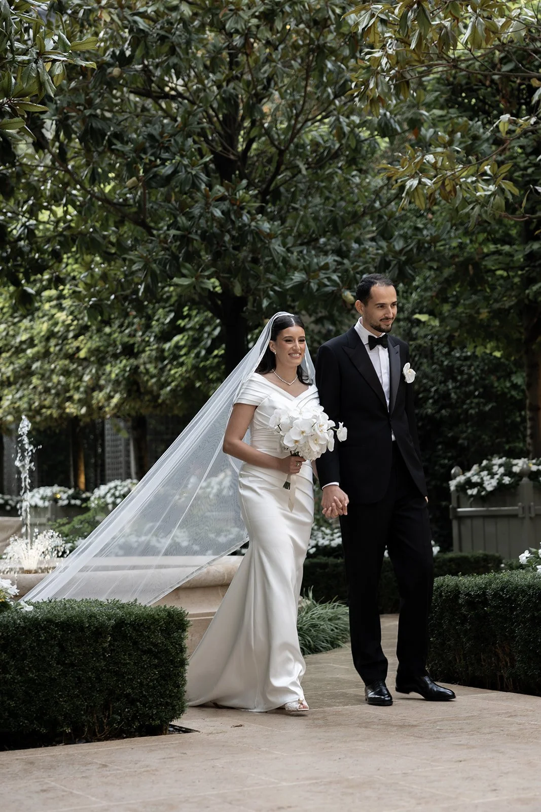 Fábio&amp;Jules-ritz-garden-drinks-reception-paris
