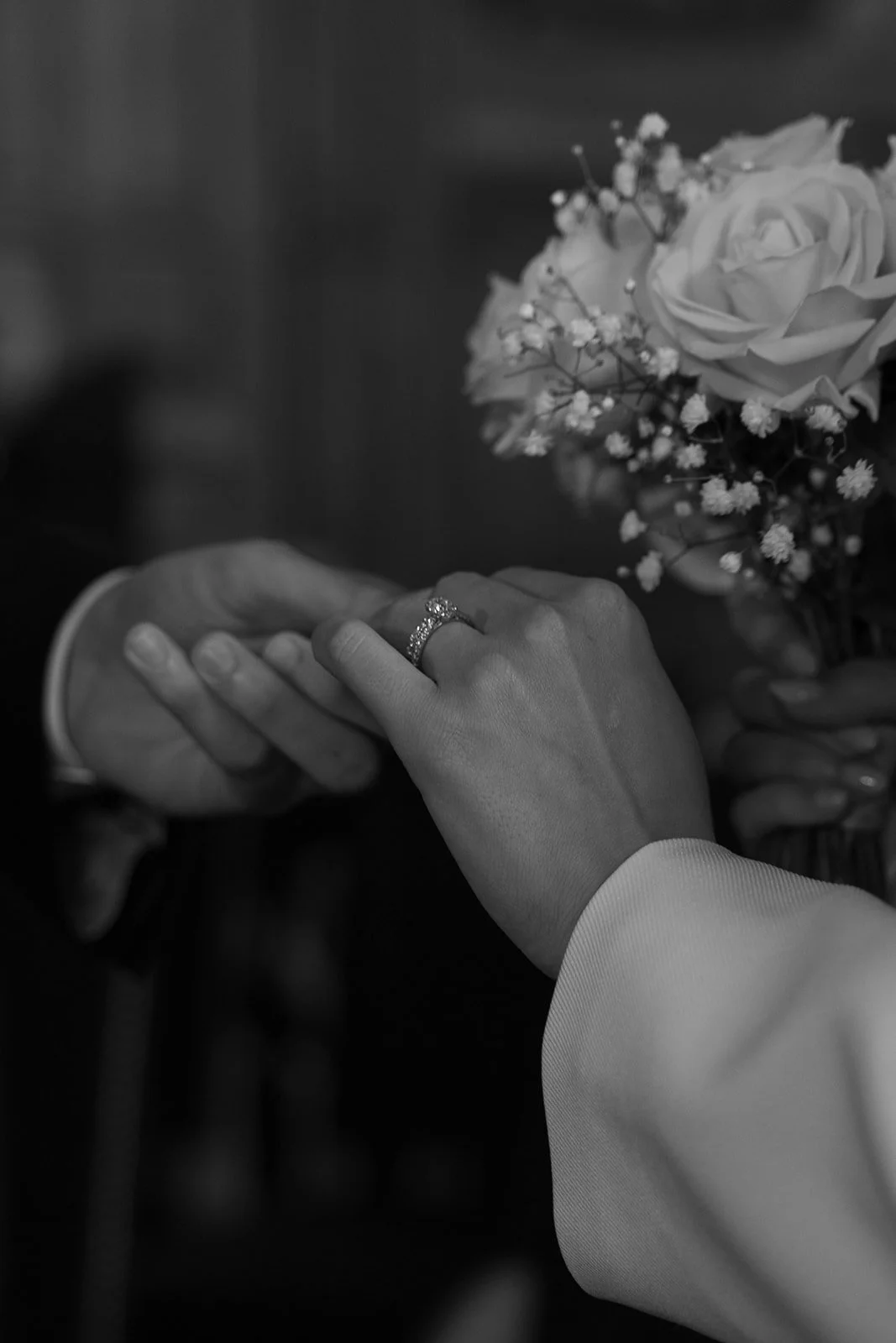 Fábio&amp;Jules-bridal-ring-closeup-mairie