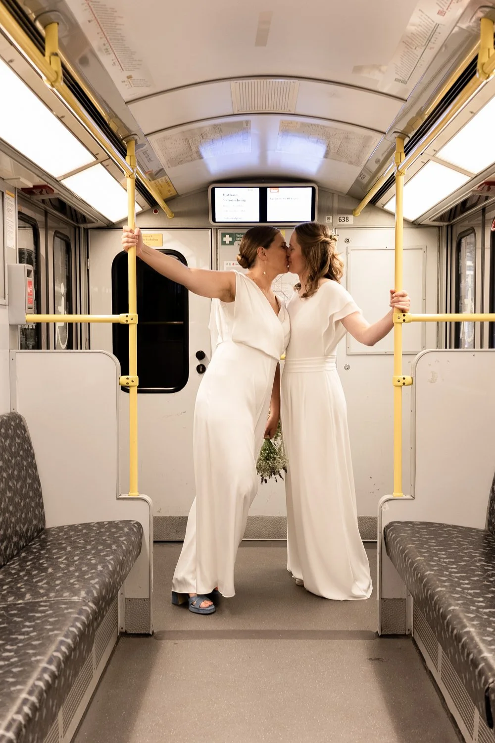 Fábio&amp;Jules-subway‑train‑urban‑wedding-portrait‑berlin