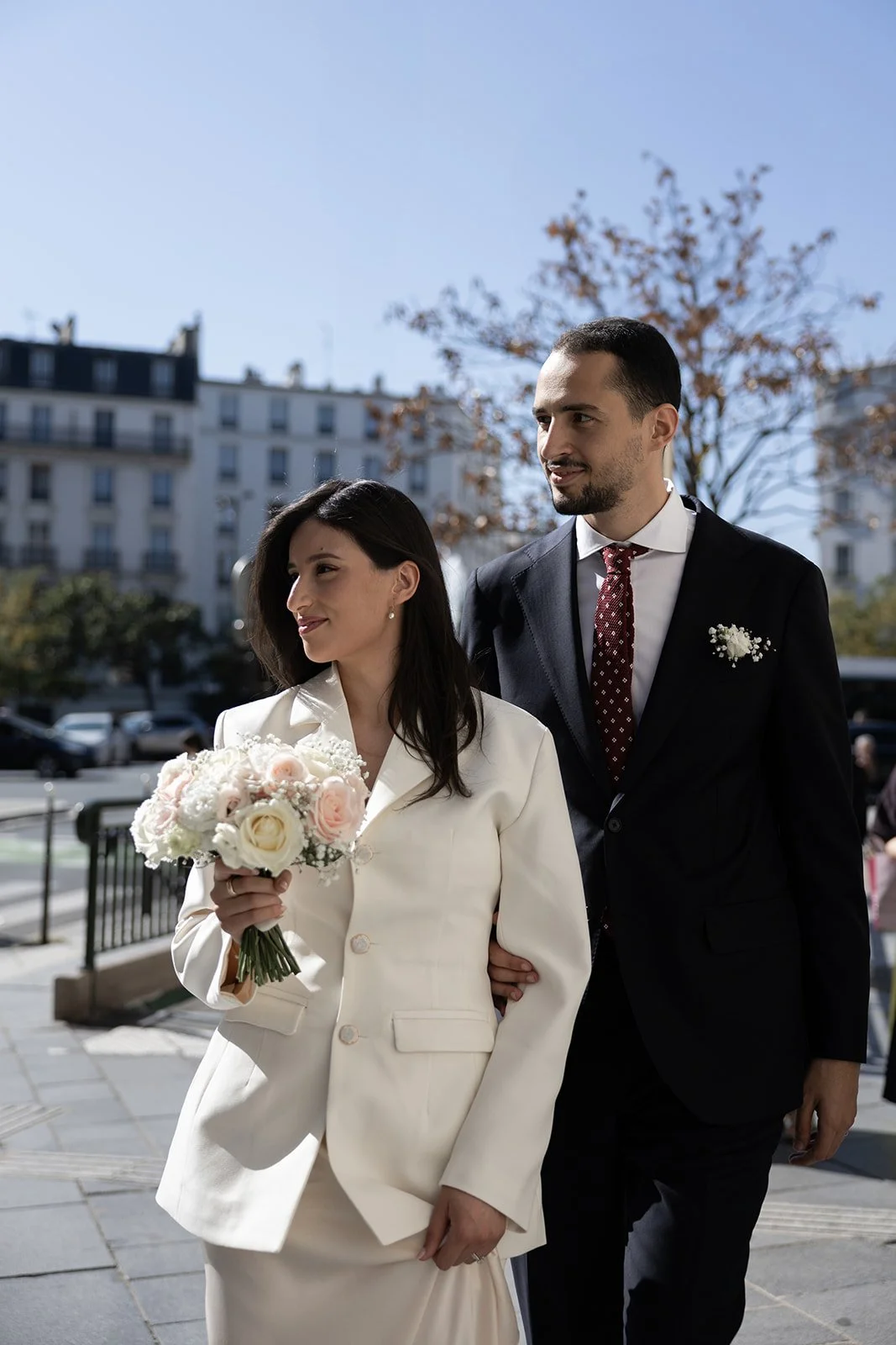 Fábio&amp;Jules-wedding-couple-city-backdrop-paris