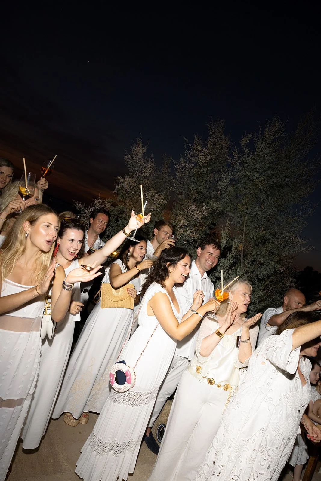 Fábio&amp;Jules_mallorca-wedding-photo-and-video-team-party.jpg