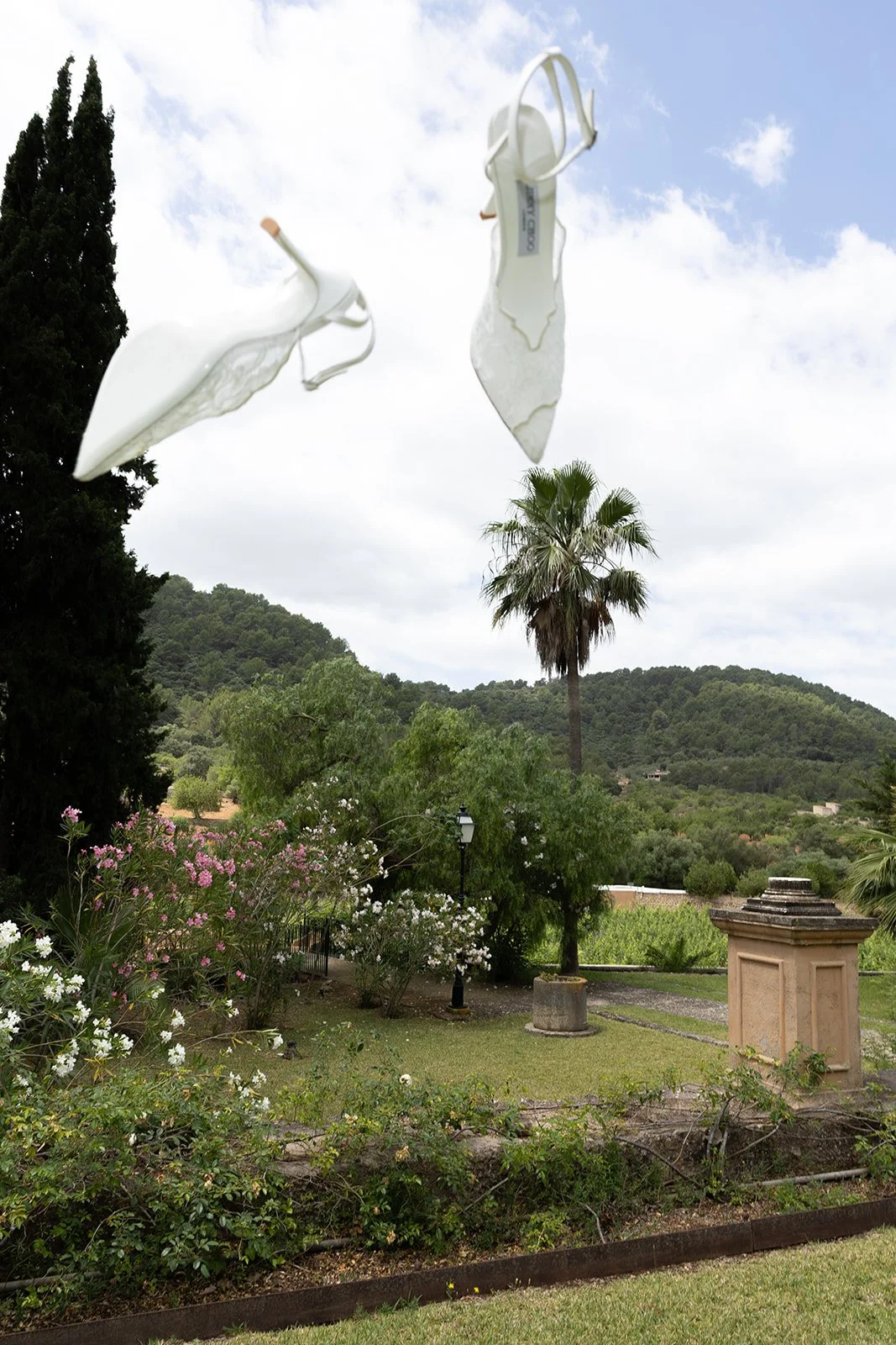 Fábio&amp;Jules_wedding-photography-mallorca-jimmy-choo-shoes.jpg