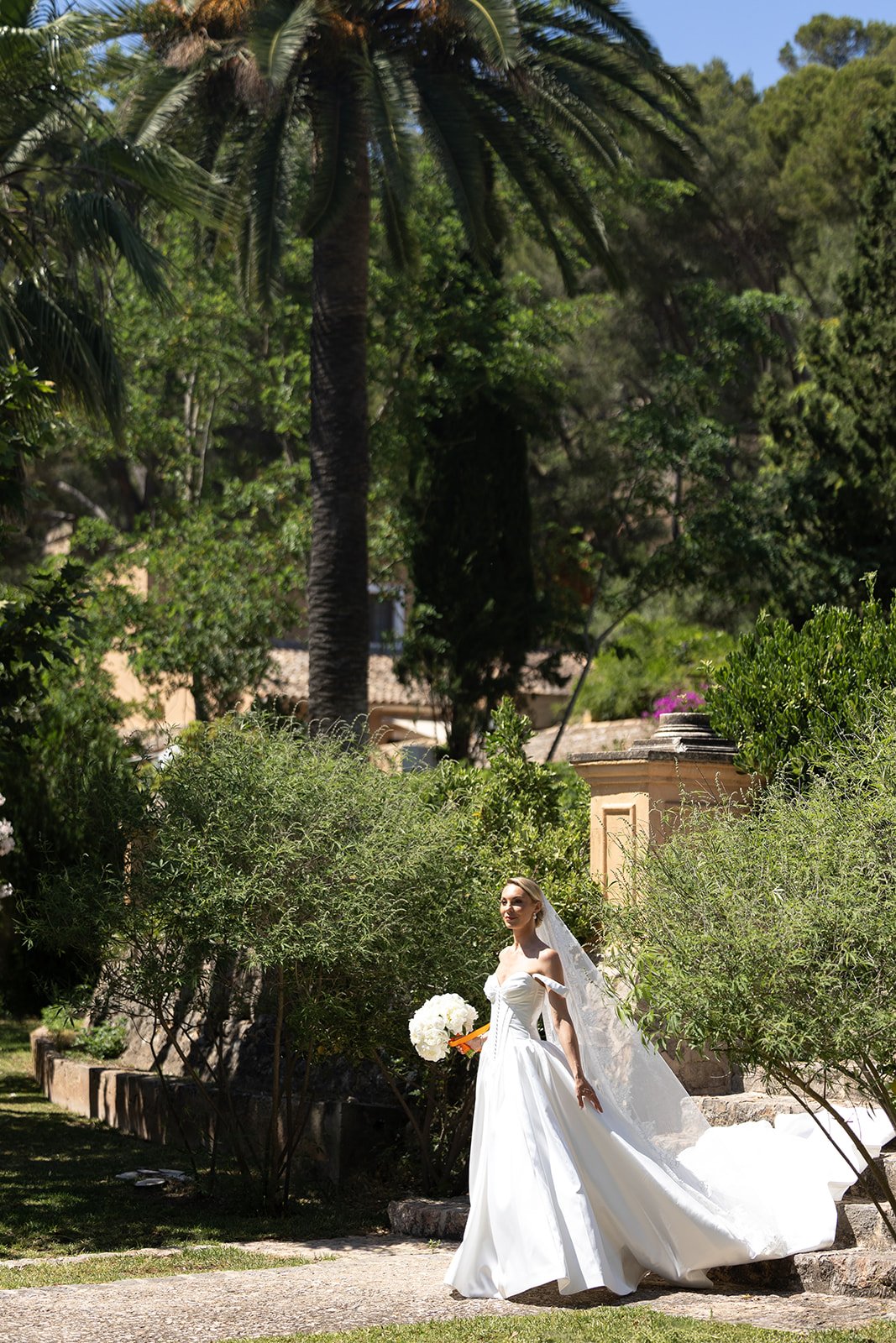 Fábio&amp;Jules_destination-wedding-mallorca-bride-first-look-rondaia.jpg
