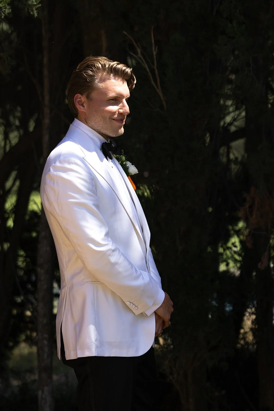 Fábio&amp;Jules_mallorca-wedding-videographer-groom-first-look.jpg