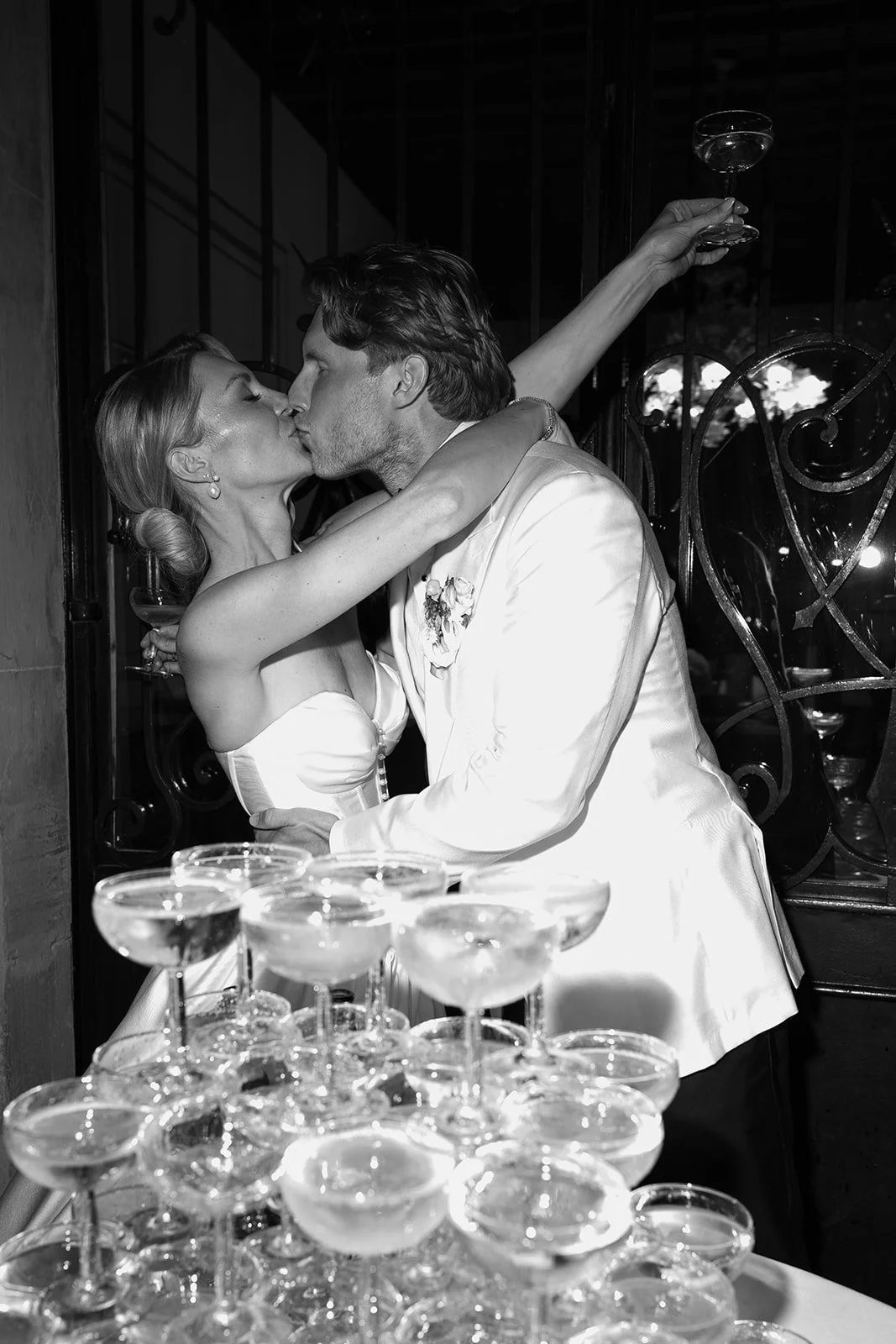 Fábio&amp;Jules_mallorca-wedding-photographer-champagne-tower.jpg