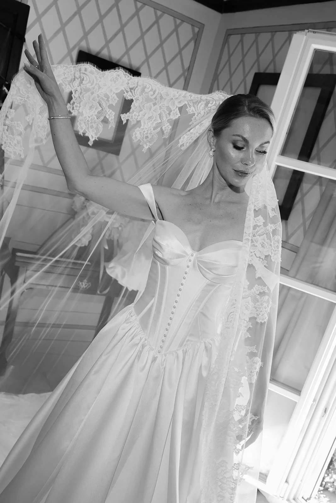 Fábio&amp;Jules_loose-editorial-bridal-portrait.jpg