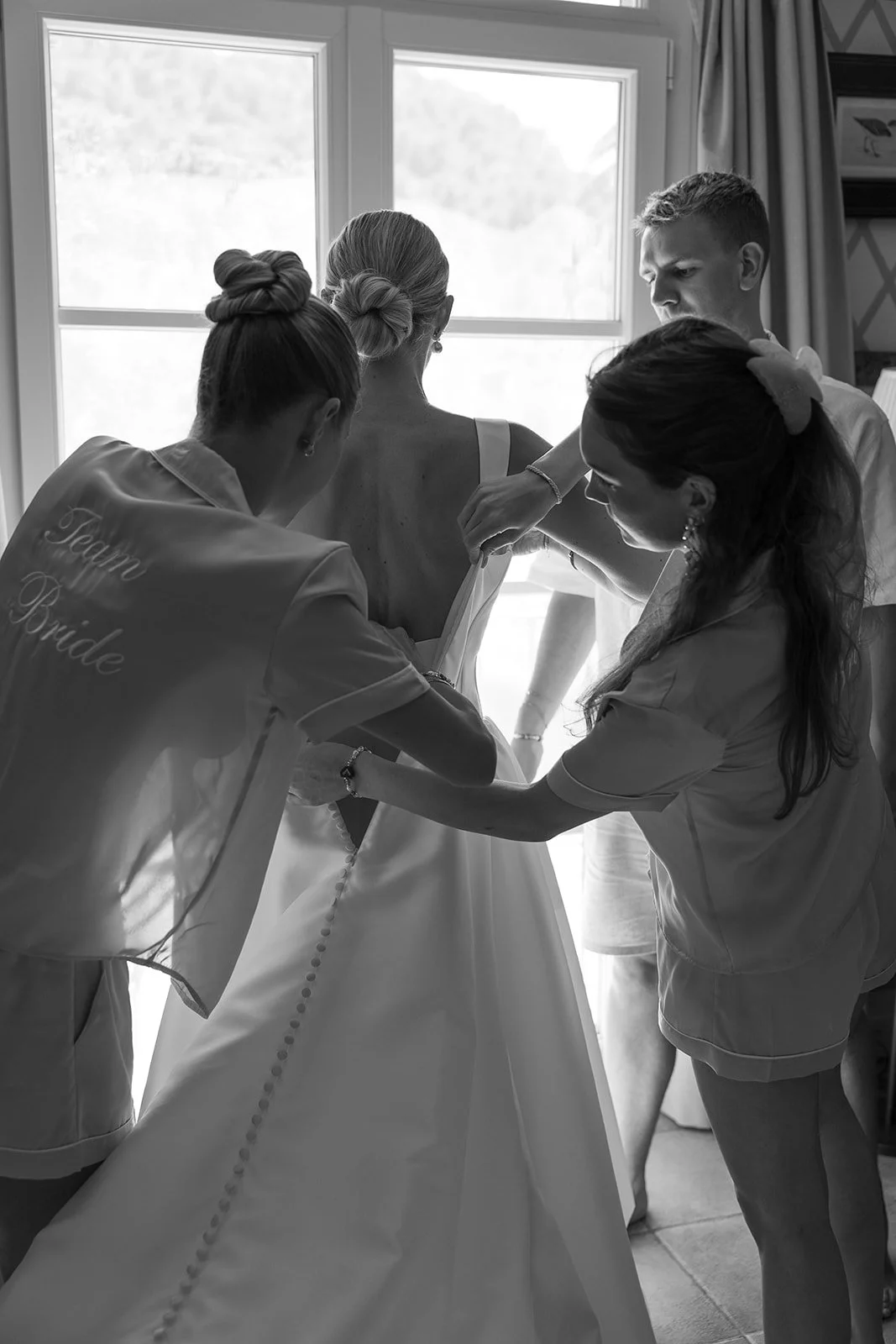 Fábio&amp;Jules_bride-millanova-dress-getting-ready-bridesmaids.jpg
