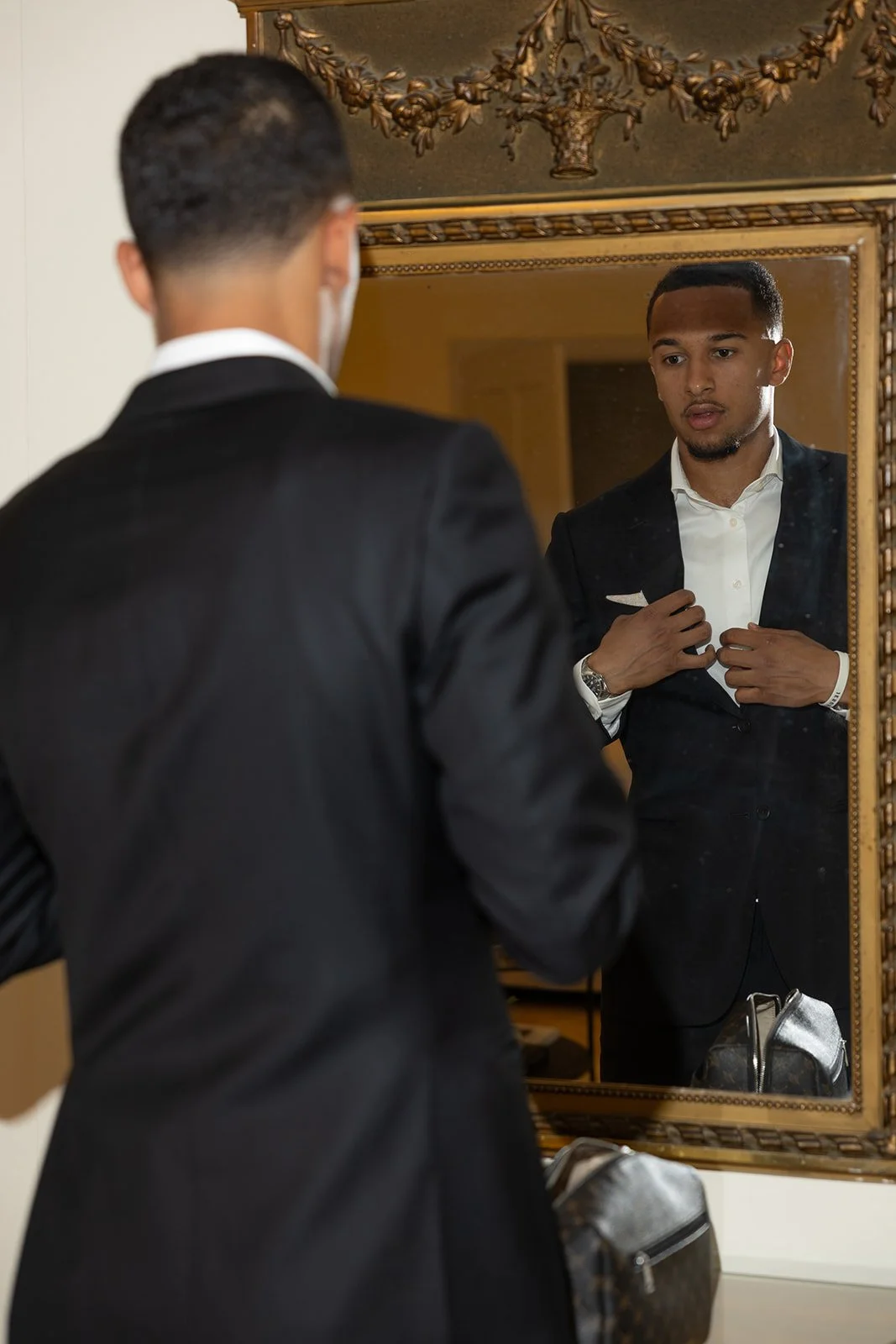Fábio&amp;Jules_groomsmen-getting-ready-castle-wedding.jpg
