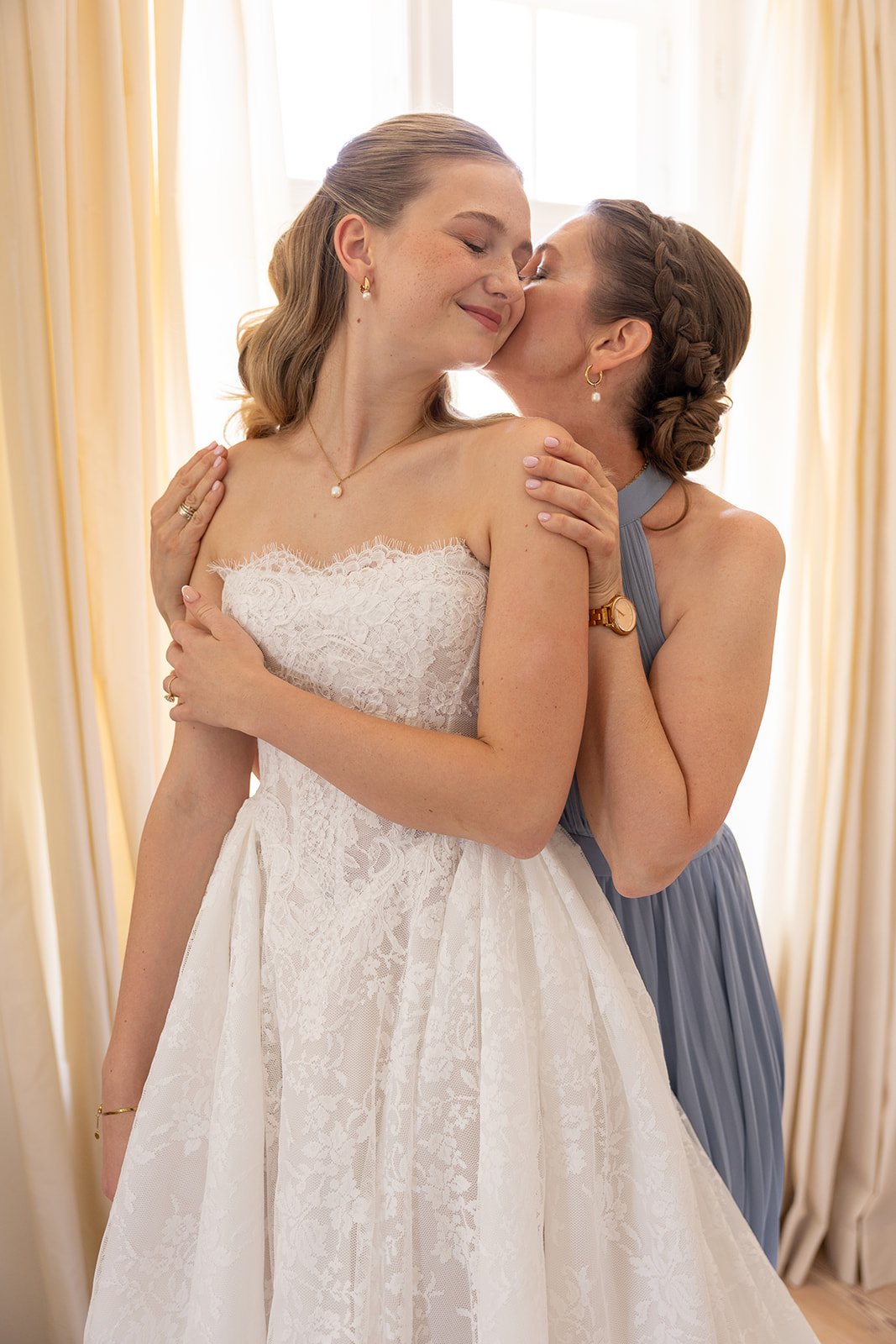 Fábio&amp;Jules_naemi-wedding-morning-emotional-moment.jpg